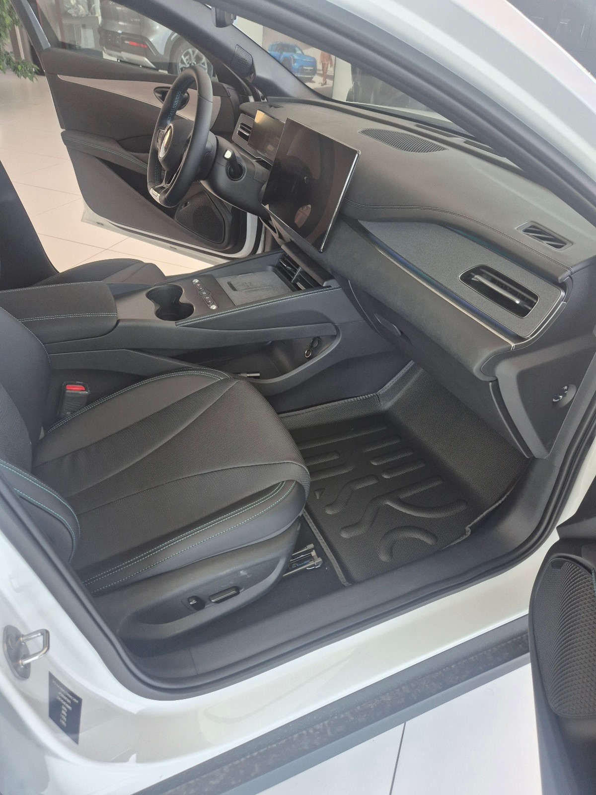 BYD Seal 6 DM-i Touring Comfort-image-7