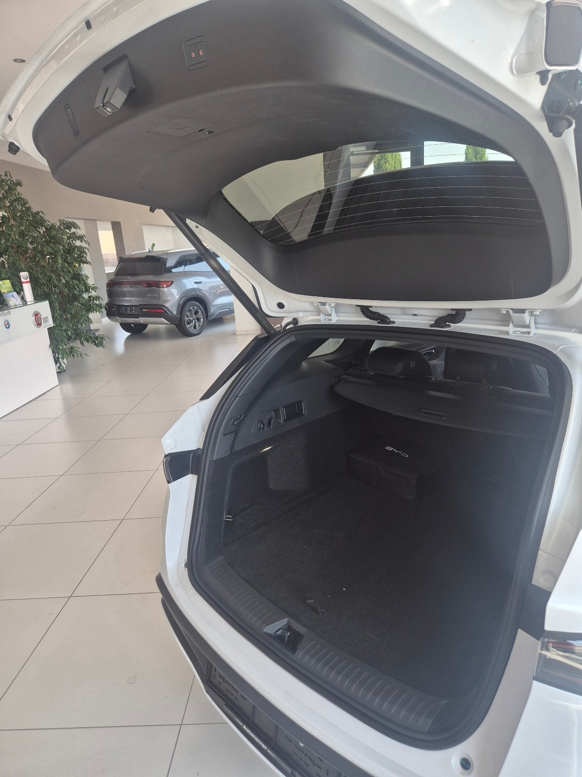 BYD Seal 6 DM-i Touring Comfort-image-9