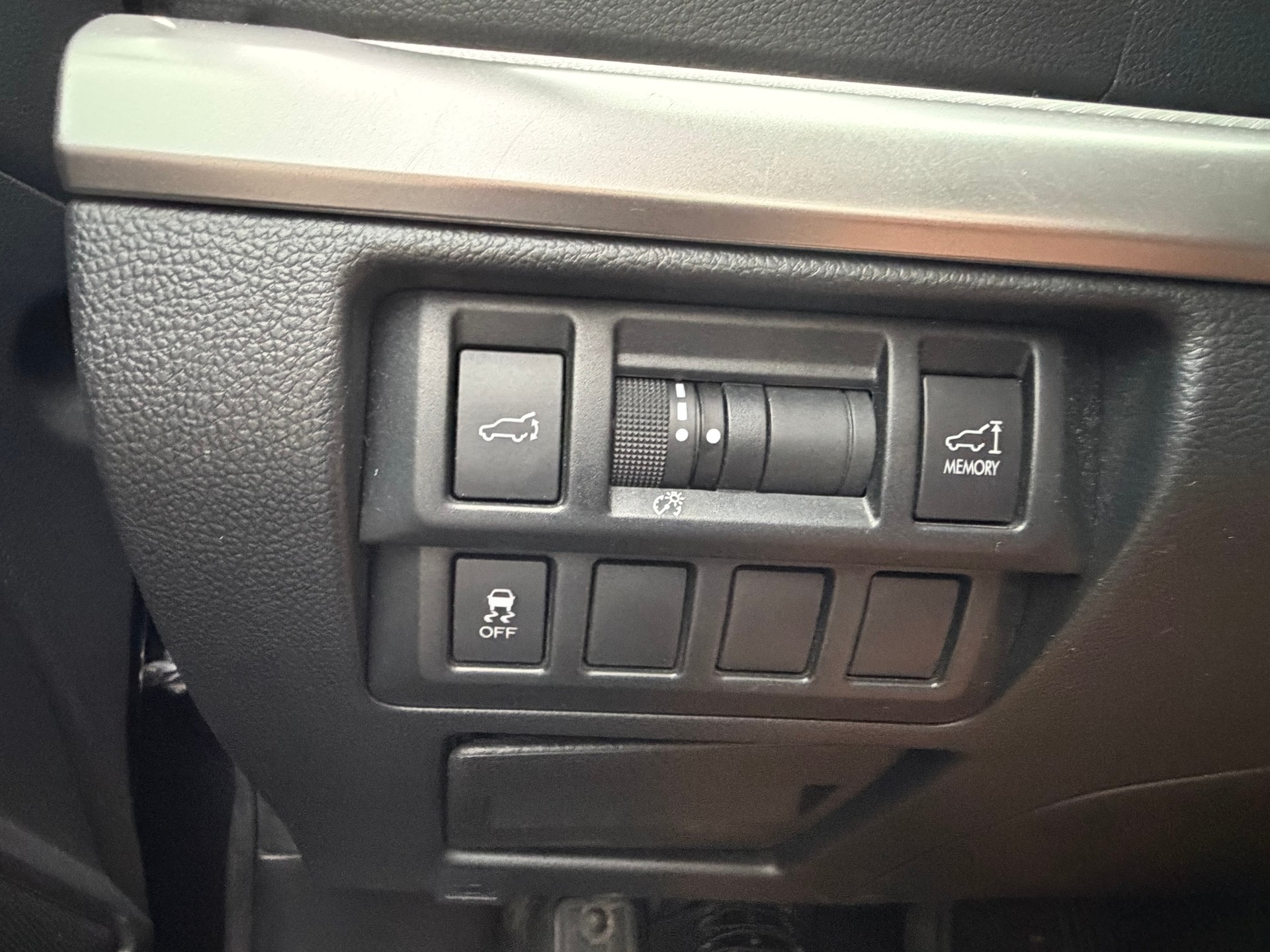 SUBARU Outback 2.0D Swiss AWD-image-15