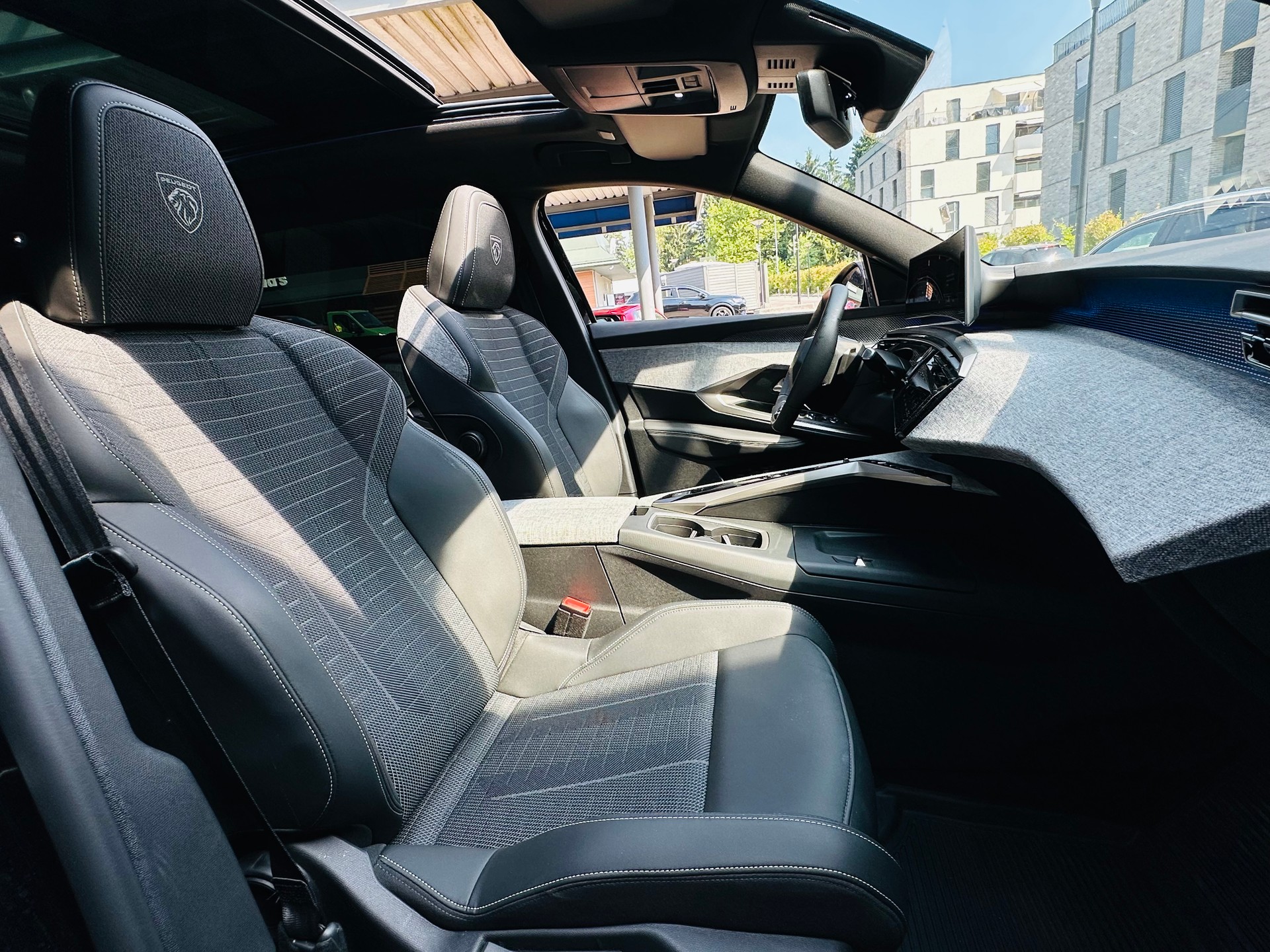 PEUGEOT 5008 145 Hybrid e-DCS6 GT-image-10