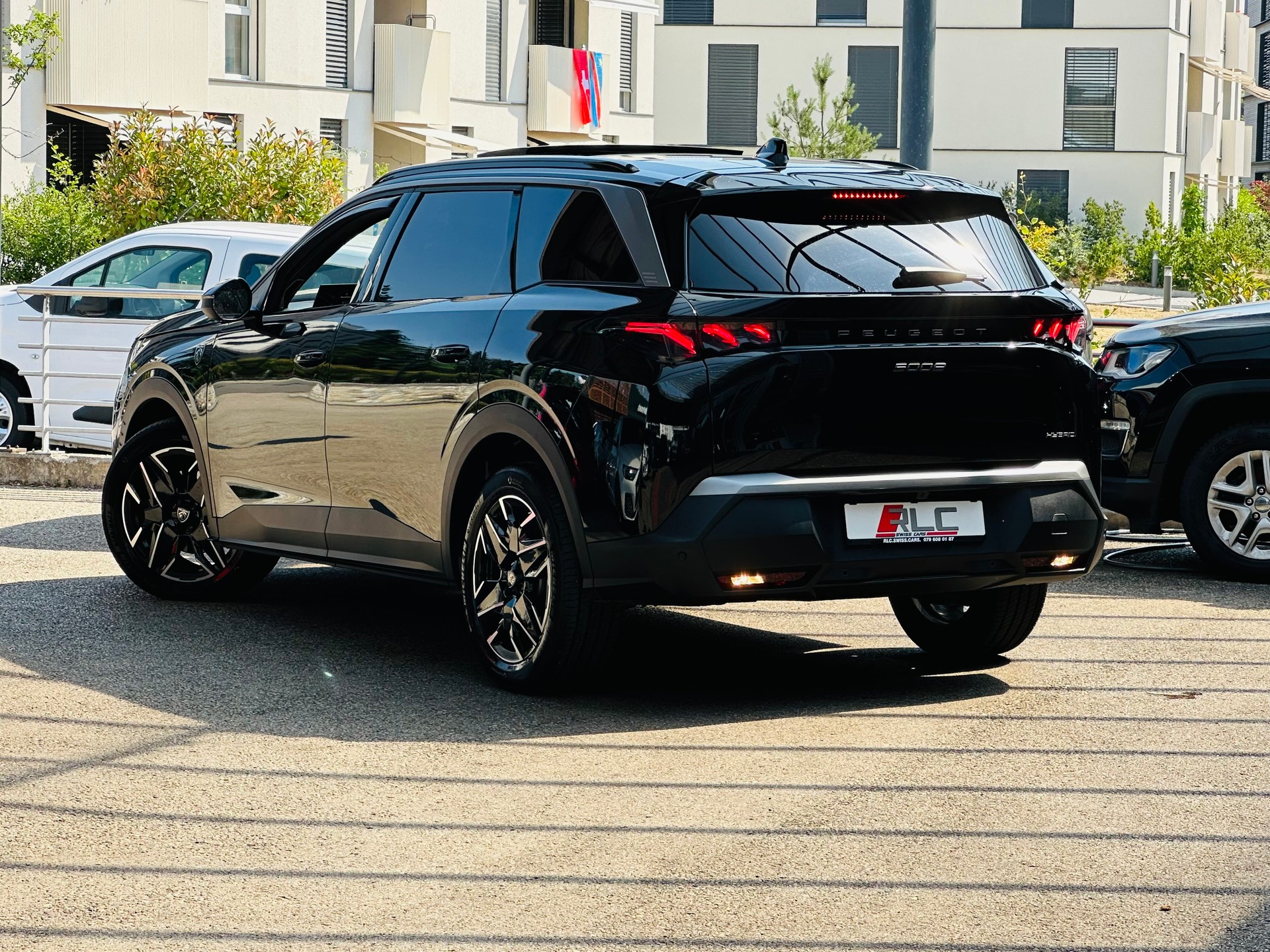 PEUGEOT 5008 145 Hybrid e-DCS6 GT-image-9