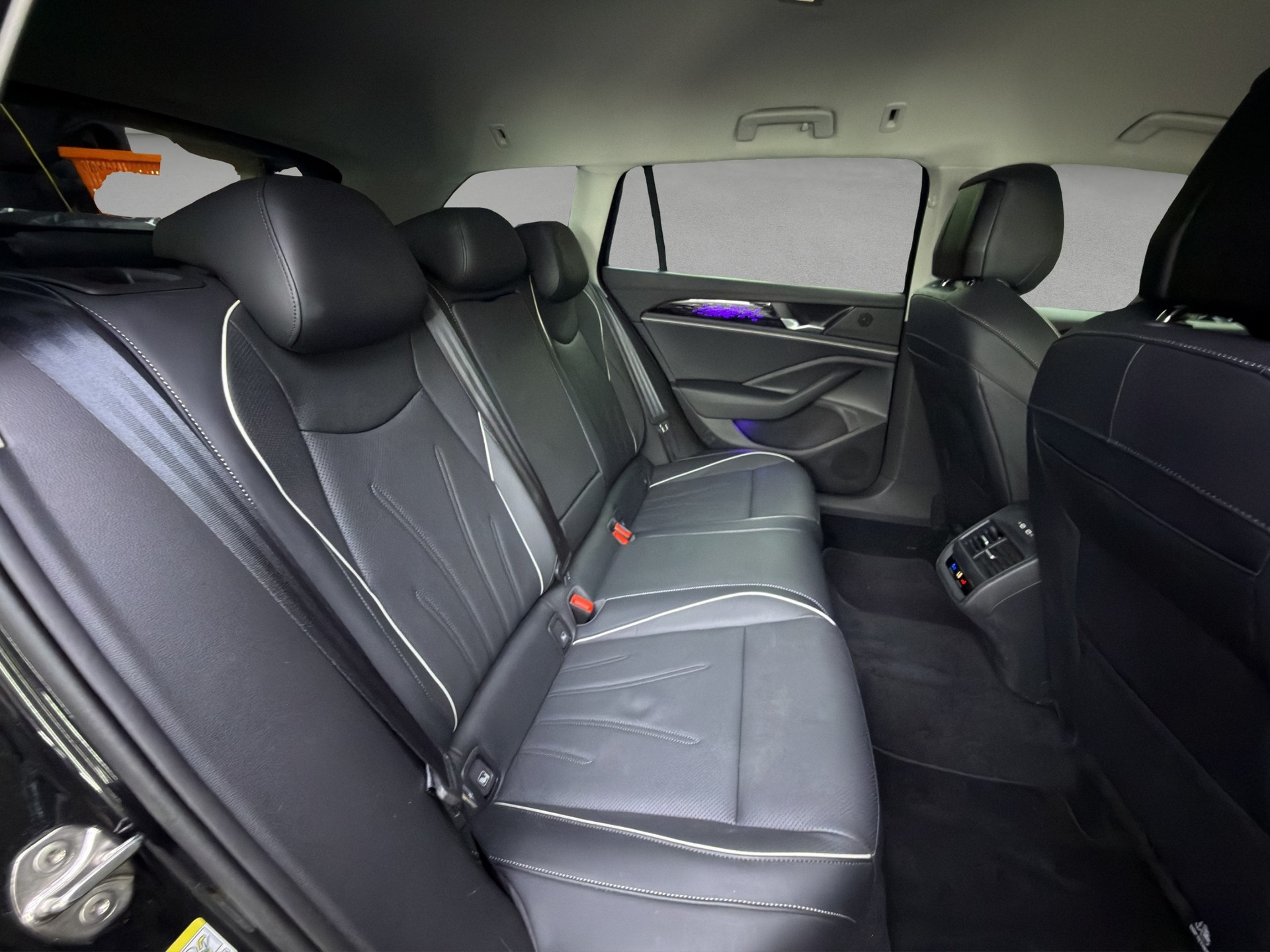 VW Passat Variant 2.0 TDI evo Business DSG-image-13