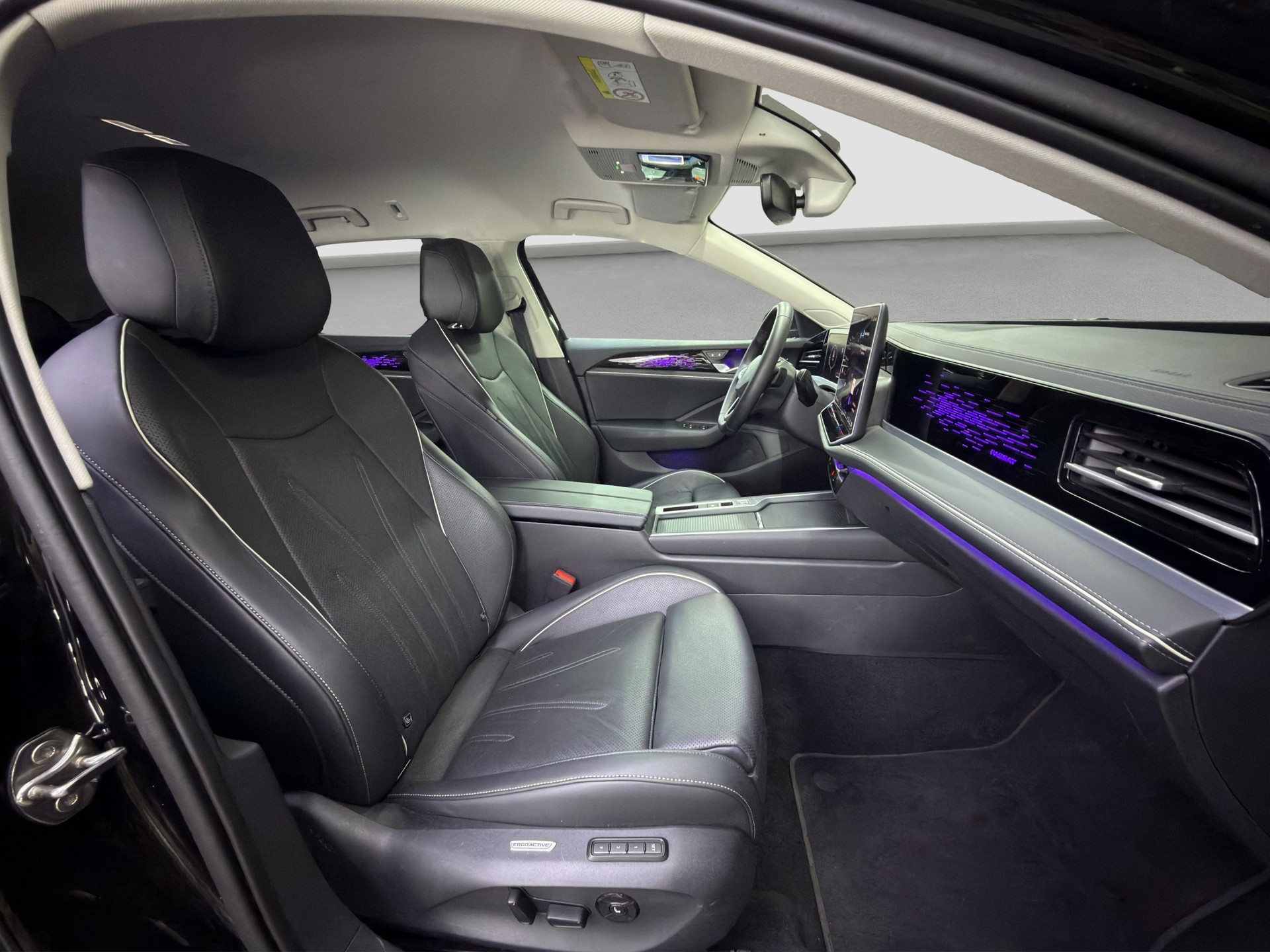 VW Passat Variant 2.0 TDI evo Business DSG-image-12
