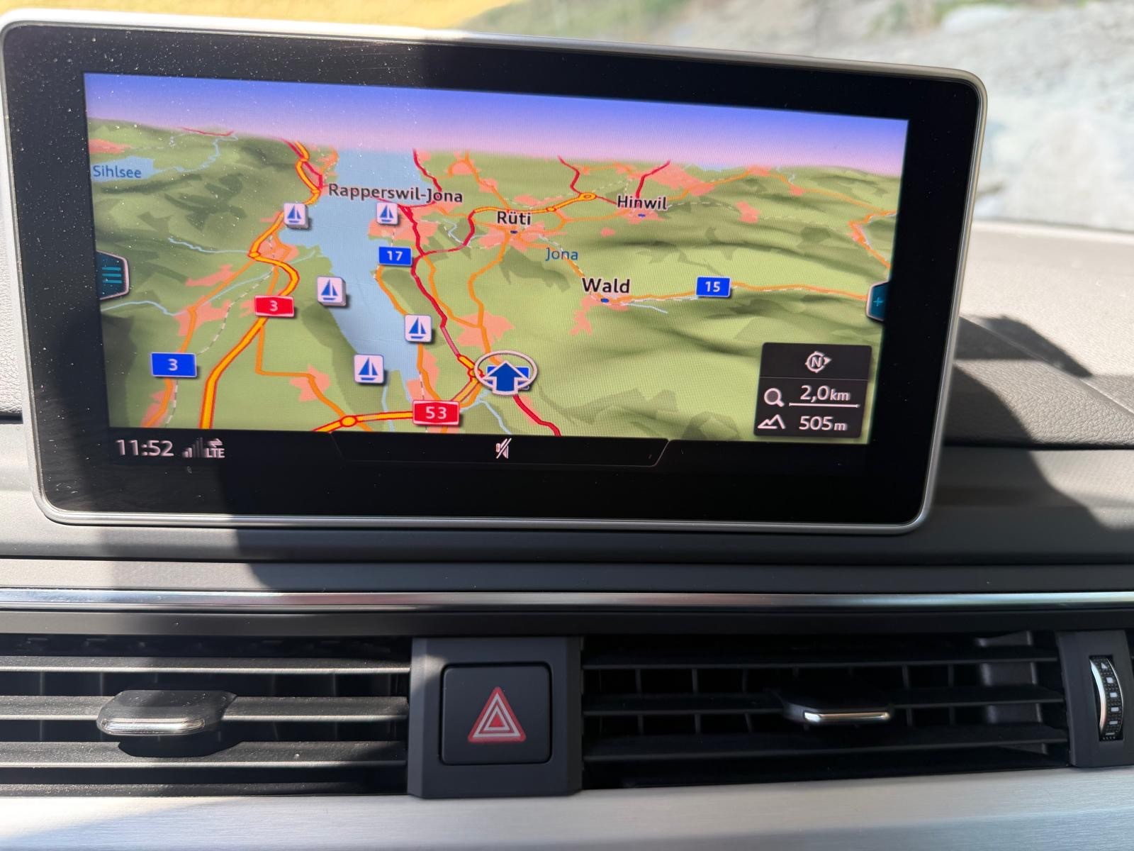 AUDI A4 Avant 2.0 TDI quattro S-tronic S-Line-image-11