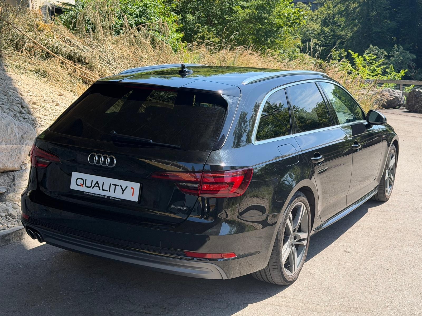 AUDI A4 Avant 2.0 TDI quattro S-tronic S-Line-image-4