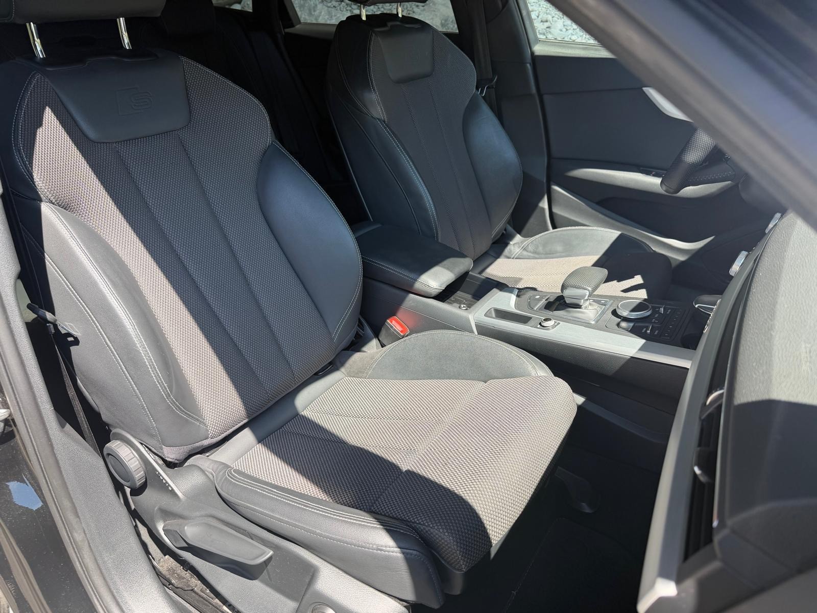 AUDI A4 Avant 2.0 TDI quattro S-tronic S-Line-image-9