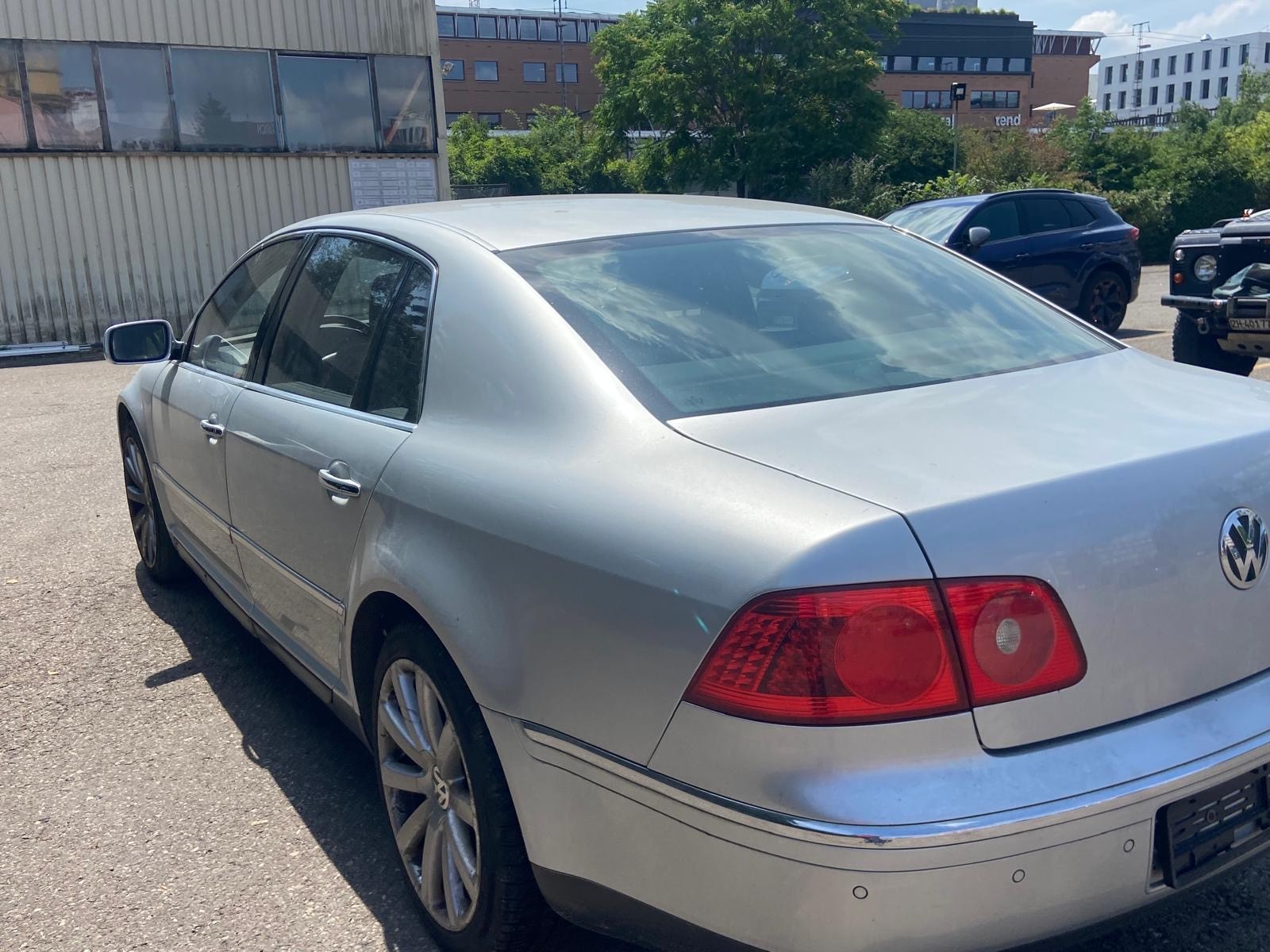 VW Phaeton 3.0 TDi V6 4Motion-image-3