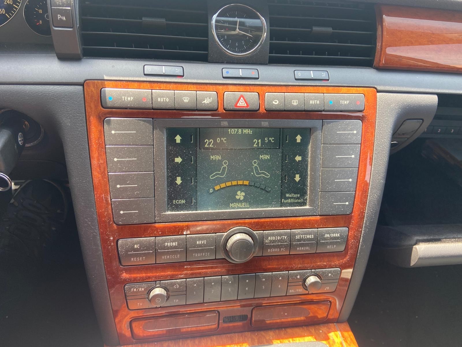 VW Phaeton 3.0 TDi V6 4Motion-image-7