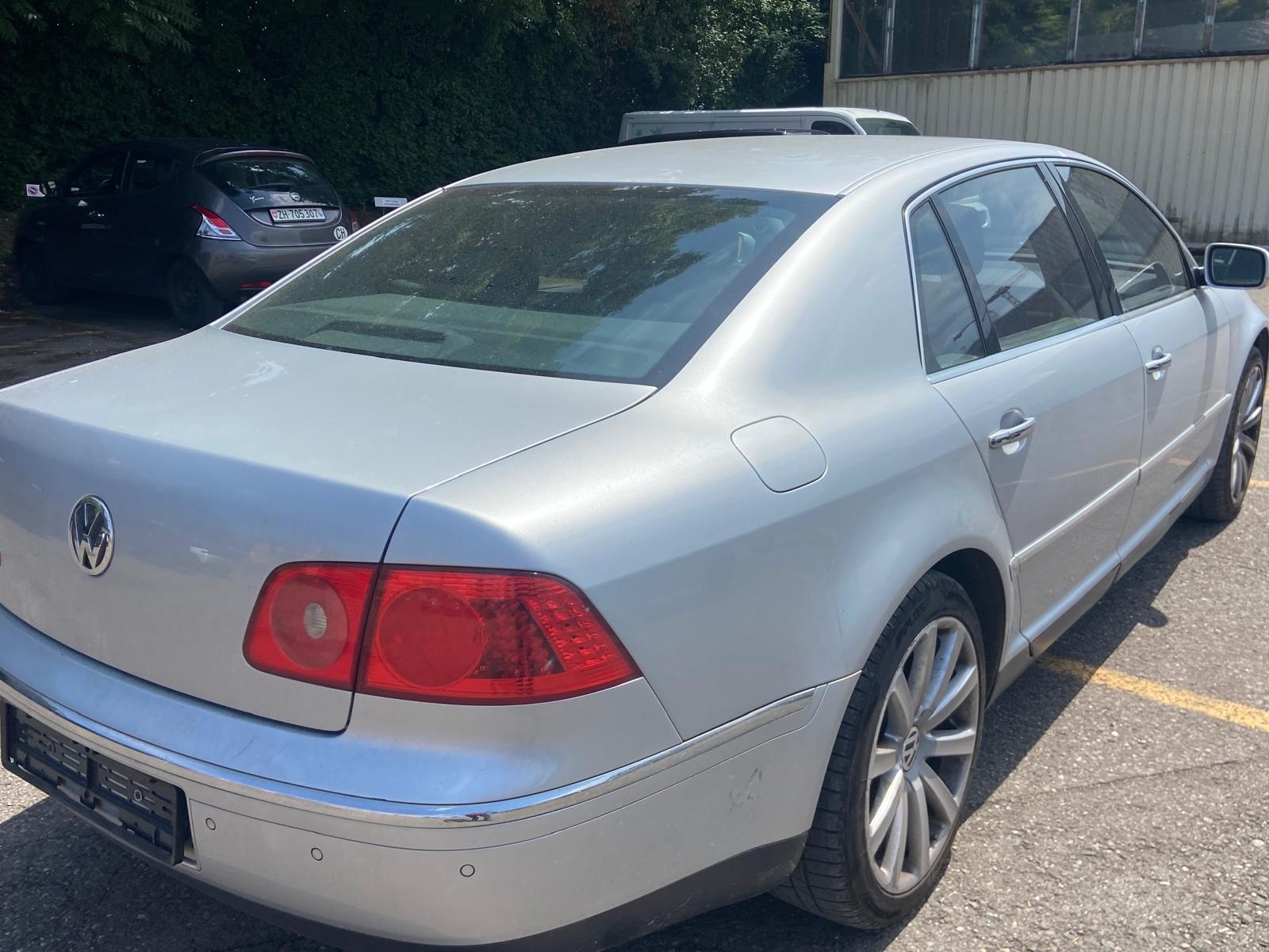 VW Phaeton 3.0 TDi V6 4Motion-image-4