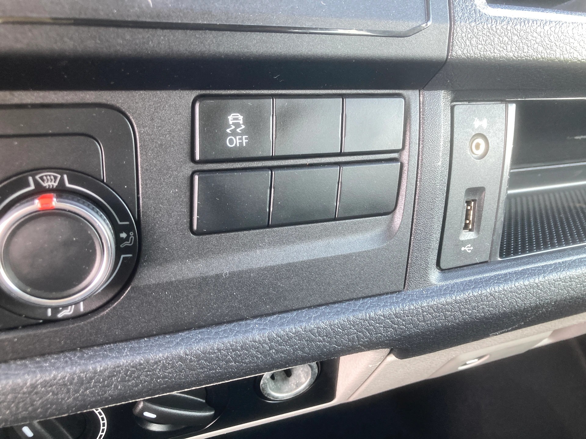 VW T6 2.0 TDI 4Motion 9 Sitzer + Anhängerkupplung-image-14