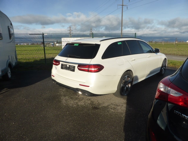 MERCEDES-BENZ E 400 Exclusive 4 Matic 9G-Tronic-image-1
