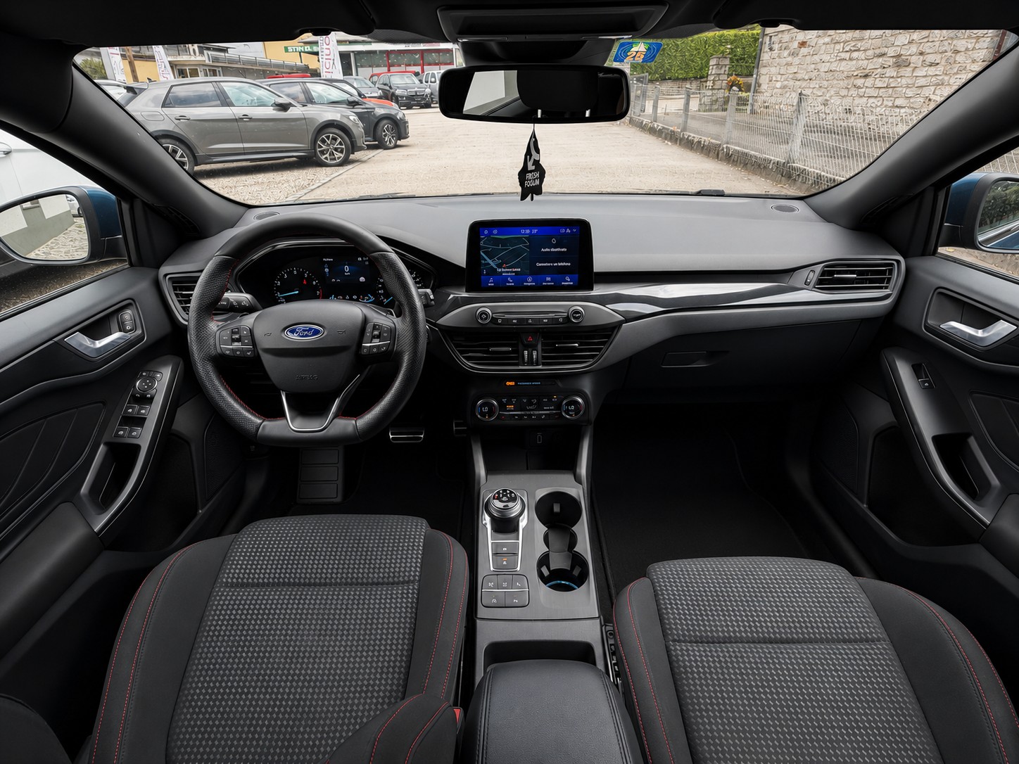 FORD Focus 1.0 SCTi ST Line X Automatic-image-1