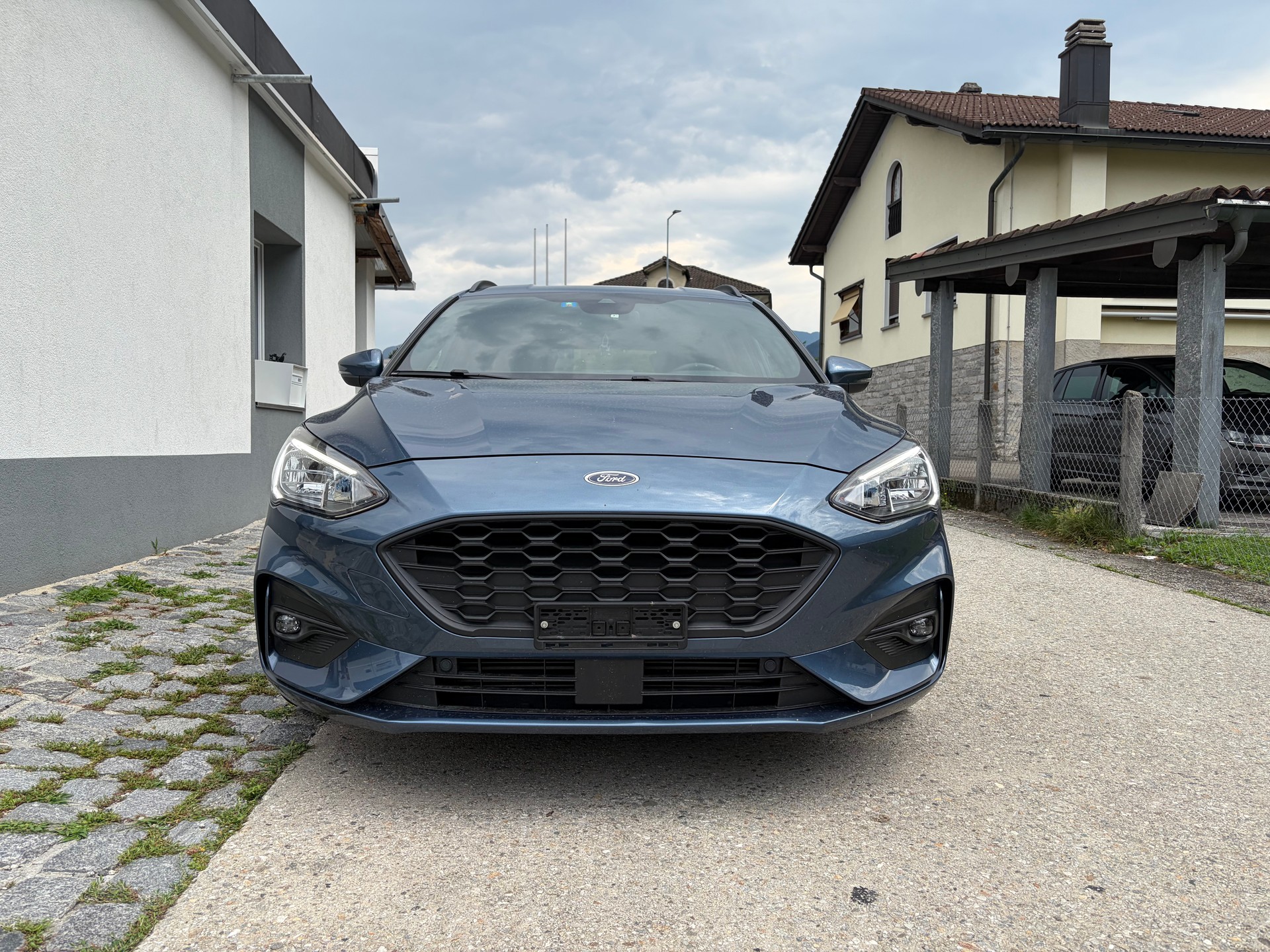 FORD Focus 1.0 SCTi ST Line X Automatic-image-5