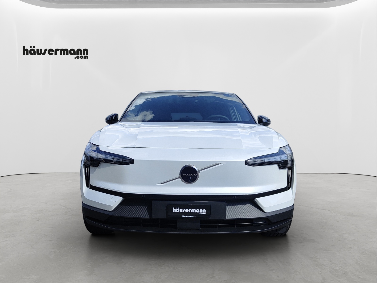VOLVO EX30 E60 Twin Ultra Performance AWD-image-1