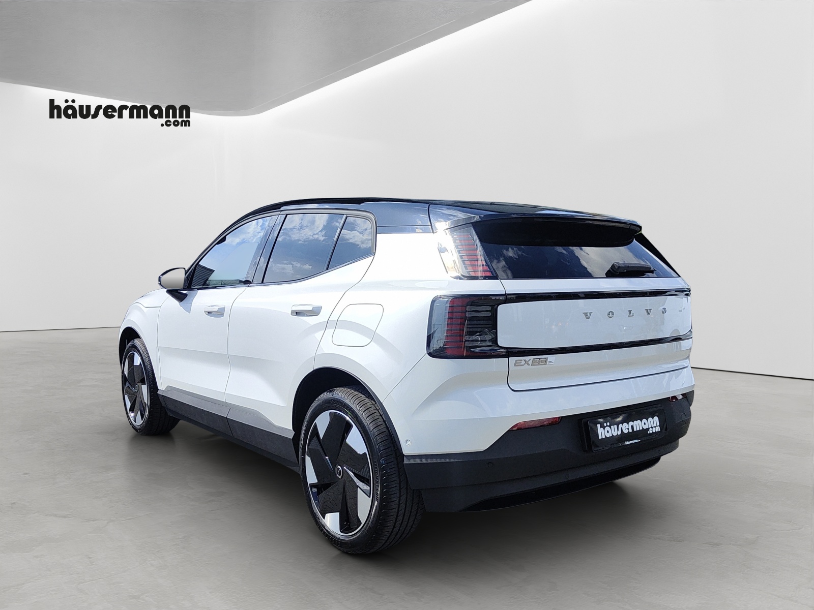 VOLVO EX30 E60 Twin Ultra Performance AWD-image-3