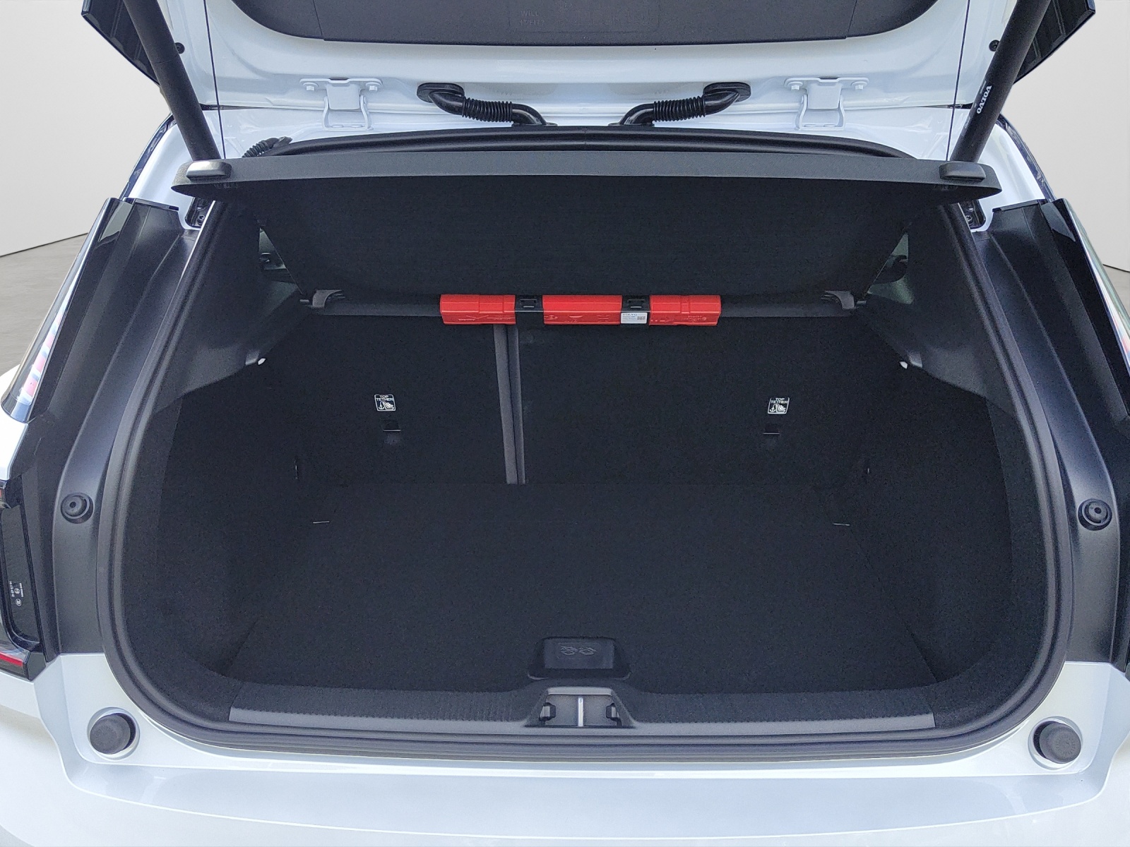 VOLVO EX30 E60 Twin Ultra Performance AWD-image-14