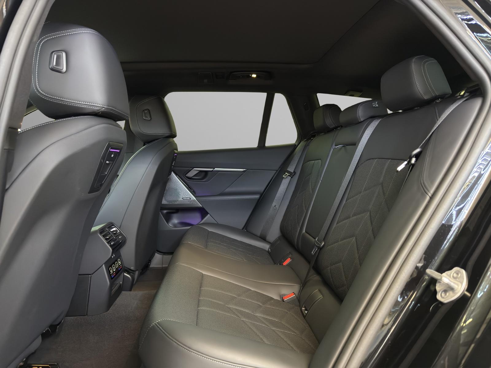BMW 530e xDrive Touring M-SportPaket-image-17