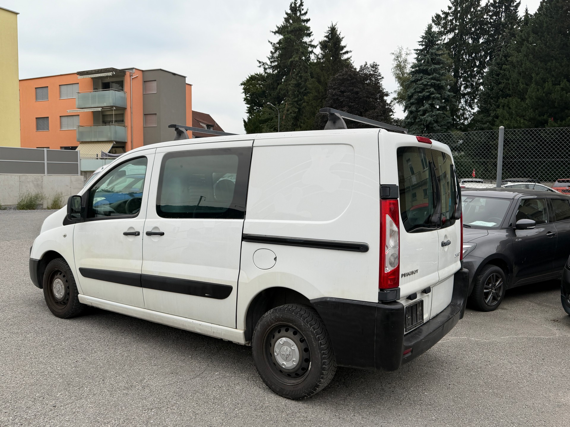 PEUGEOT Expert 1.6 HDi 227 L1H1-image-13