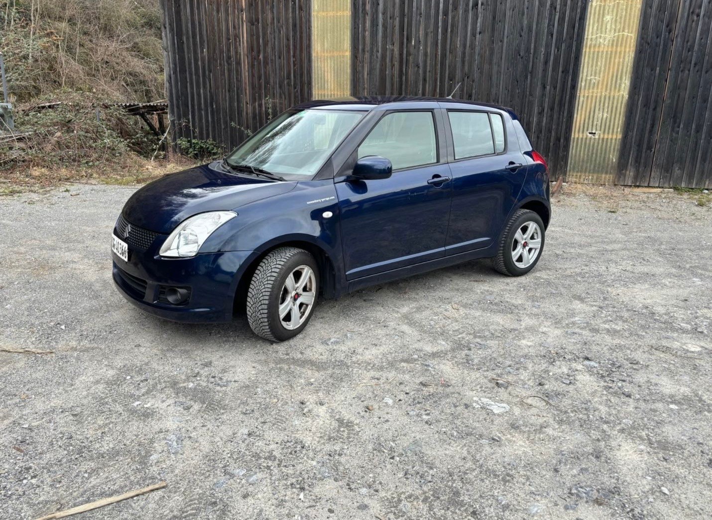 SUZUKI SUZUKI Swift 1.3i 16V GL Top 4x4-image-0