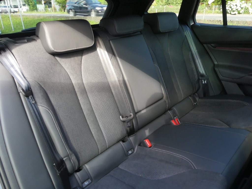 SKODA Enyaq 85x Sportline 4x4-image-12