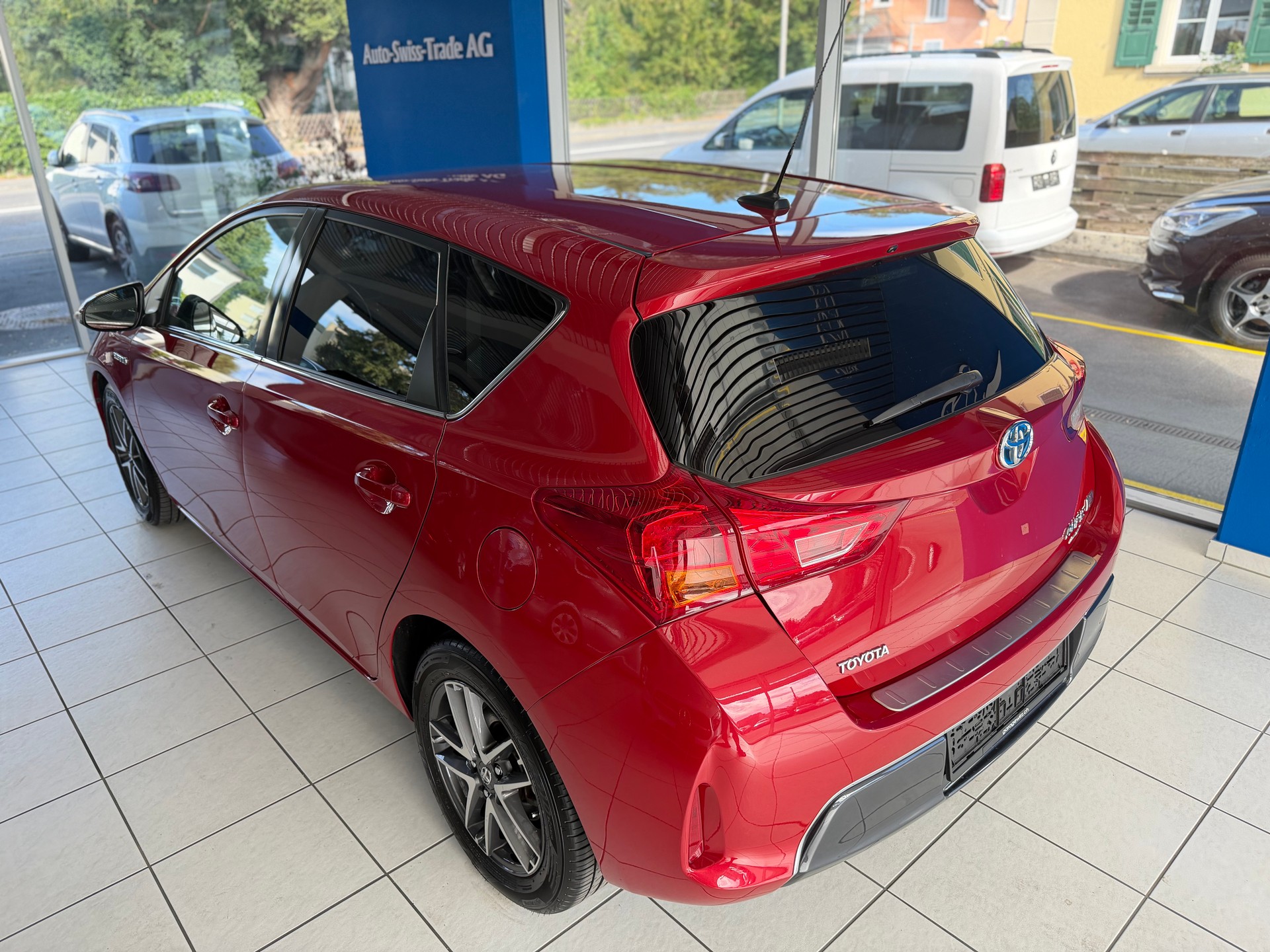TOYOTA Auris 1.8 16V HSD Linea Sol-image-6