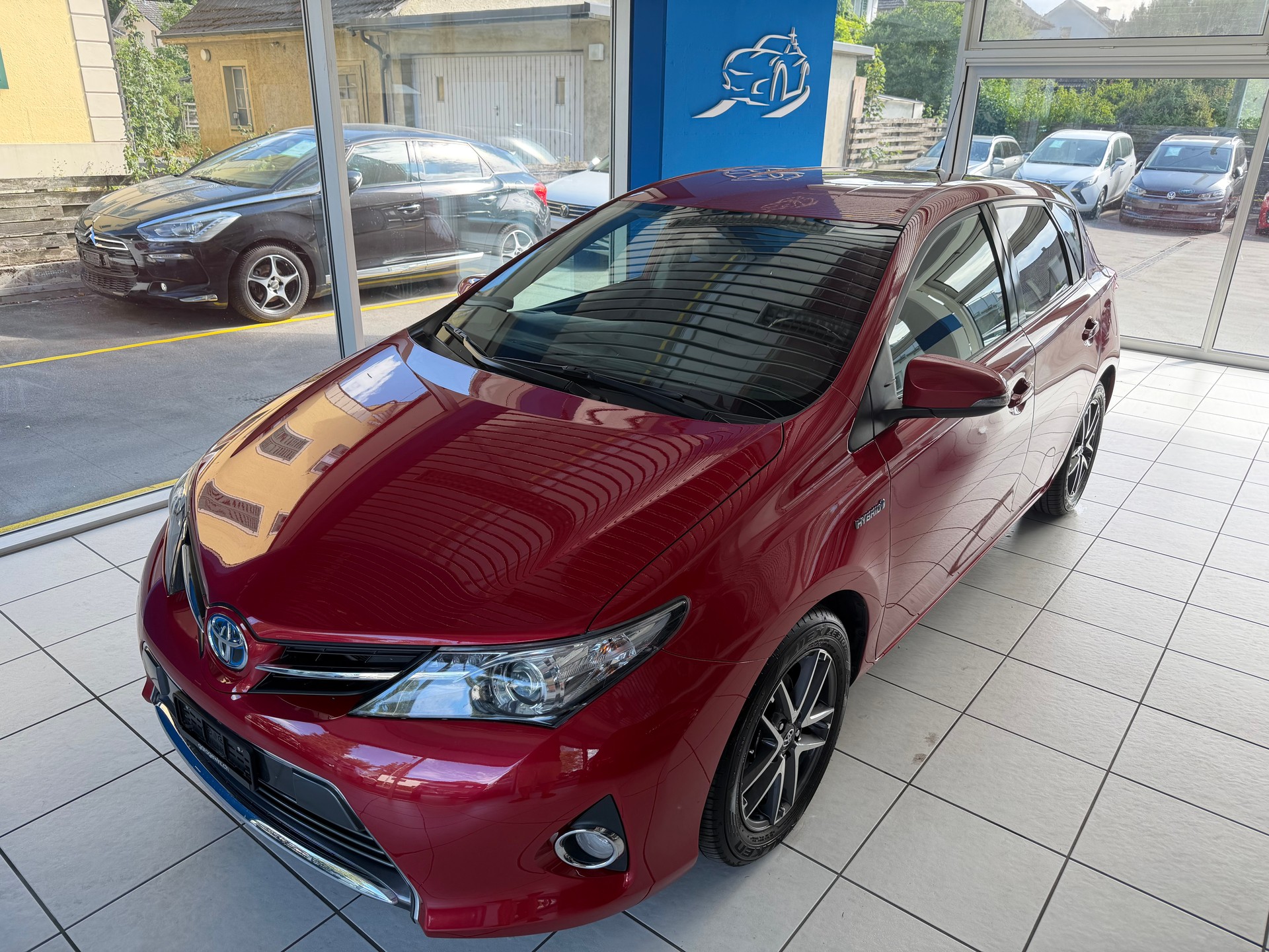 TOYOTA Auris 1.8 16V HSD Linea Sol-image-0