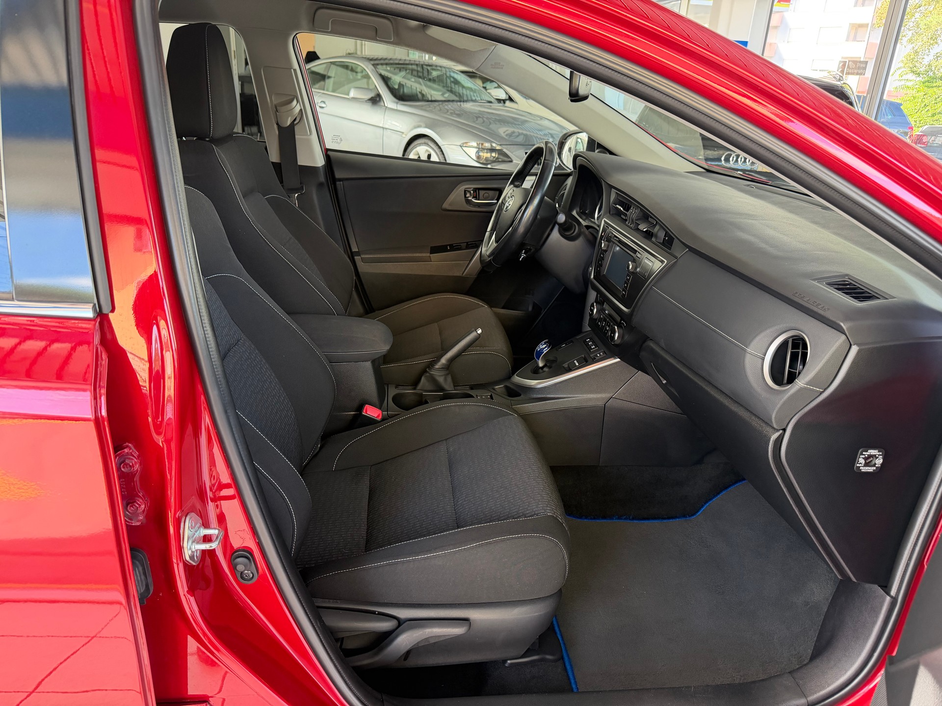 TOYOTA Auris 1.8 16V HSD Linea Sol-image-14