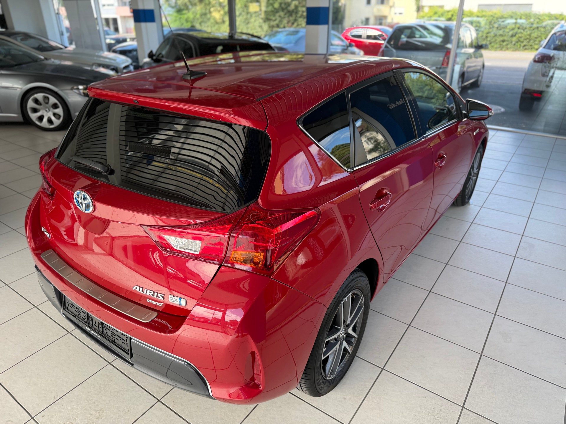TOYOTA Auris 1.8 16V HSD Linea Sol-image-4