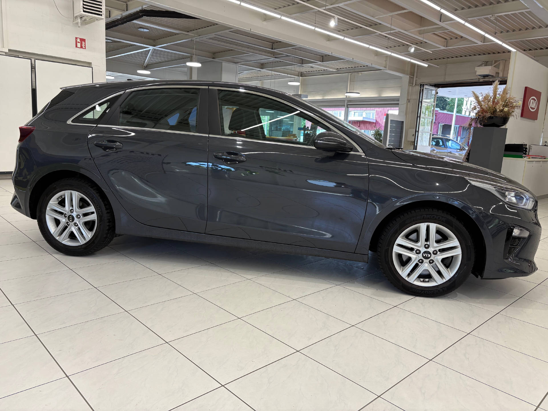 KIA Ceed 1.5 T-GDi Power-image-3