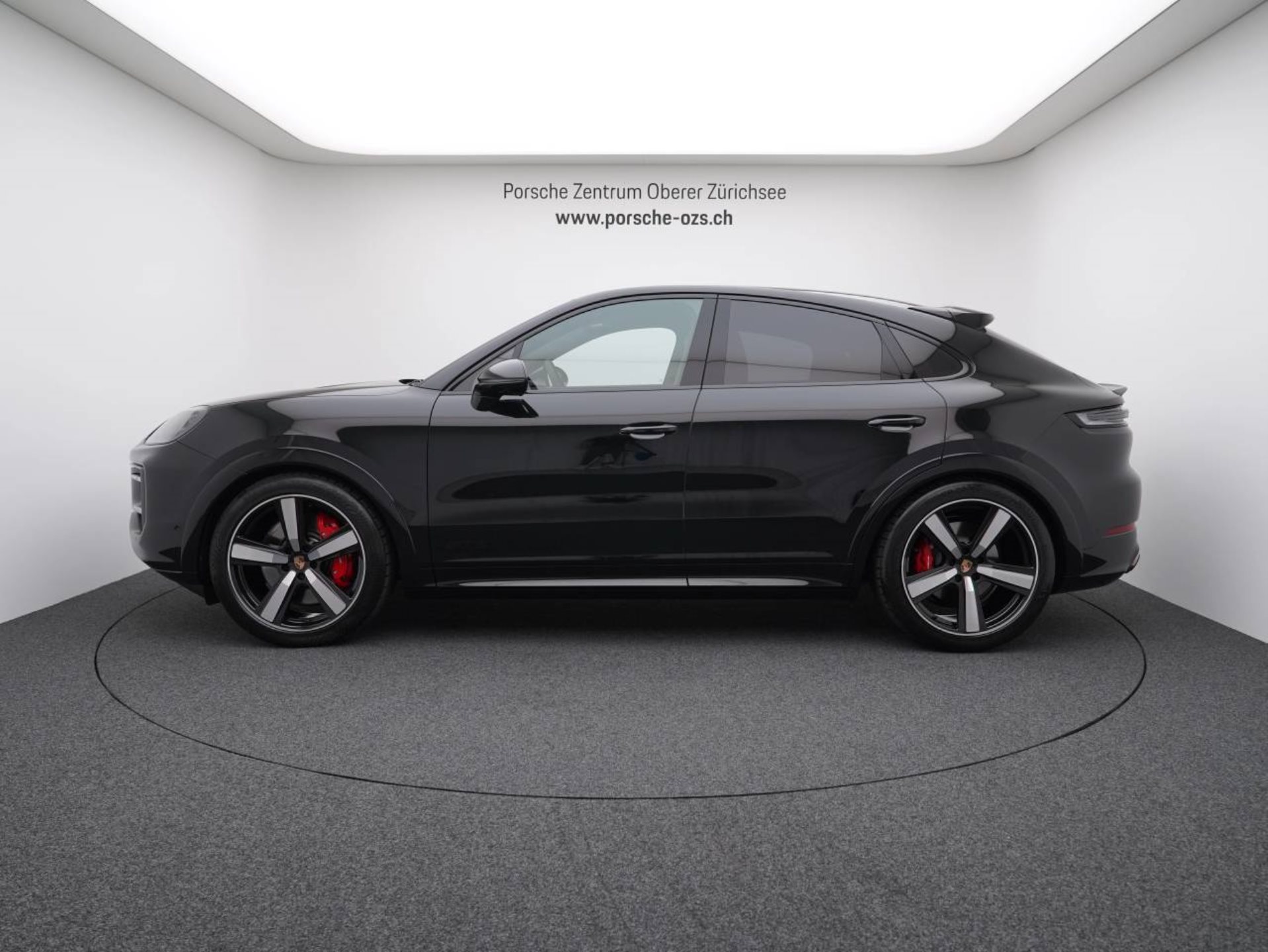 PORSCHE Cayenne GTS Coupé-showroom-element-1