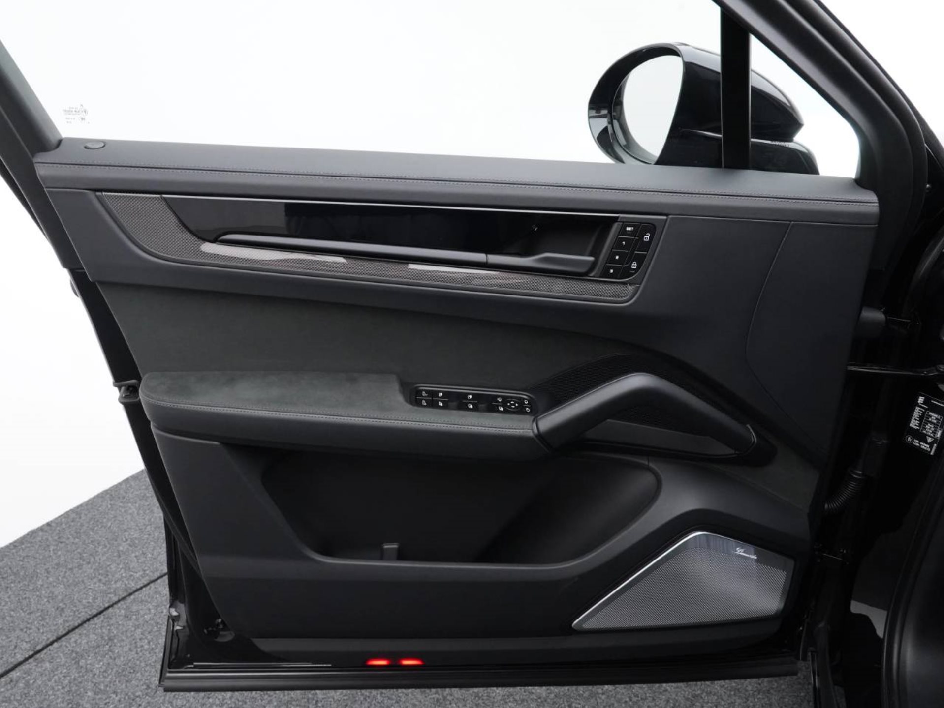 PORSCHE Cayenne GTS Coupé-image-19