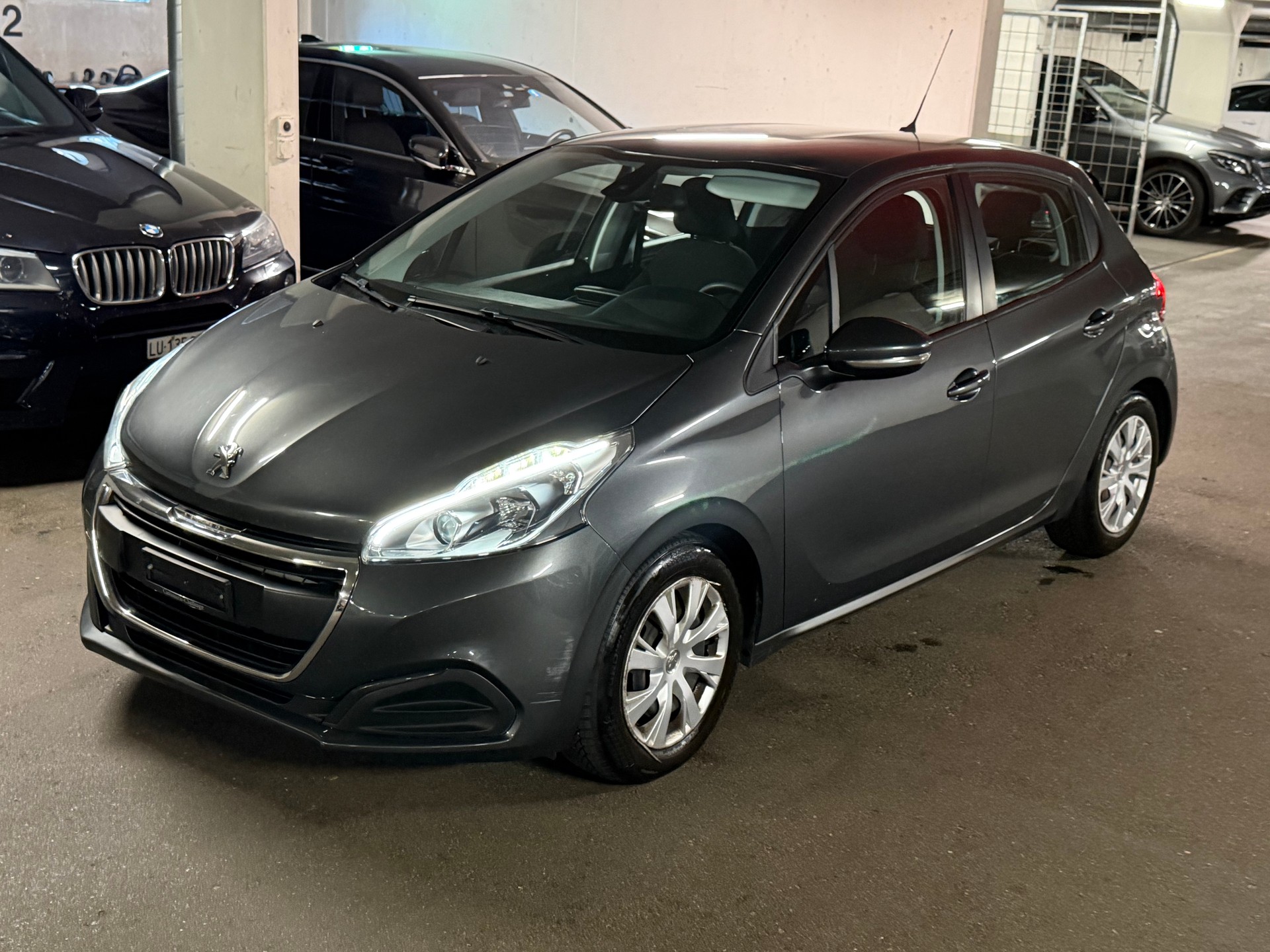 PEUGEOT 208 1.2 e-VTI Style EGS5-image-10