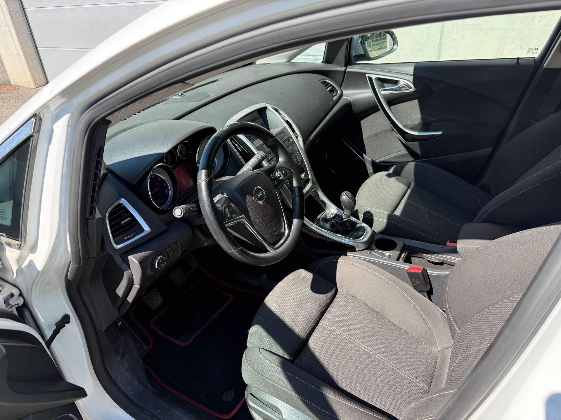 OPEL Astra SportsTourer 1.6i 16V Turbo Enjoy-image-8