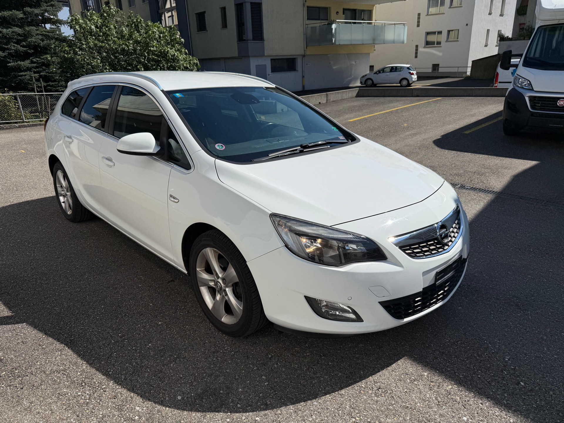 OPEL Astra SportsTourer 1.6i 16V Turbo Enjoy-image-2
