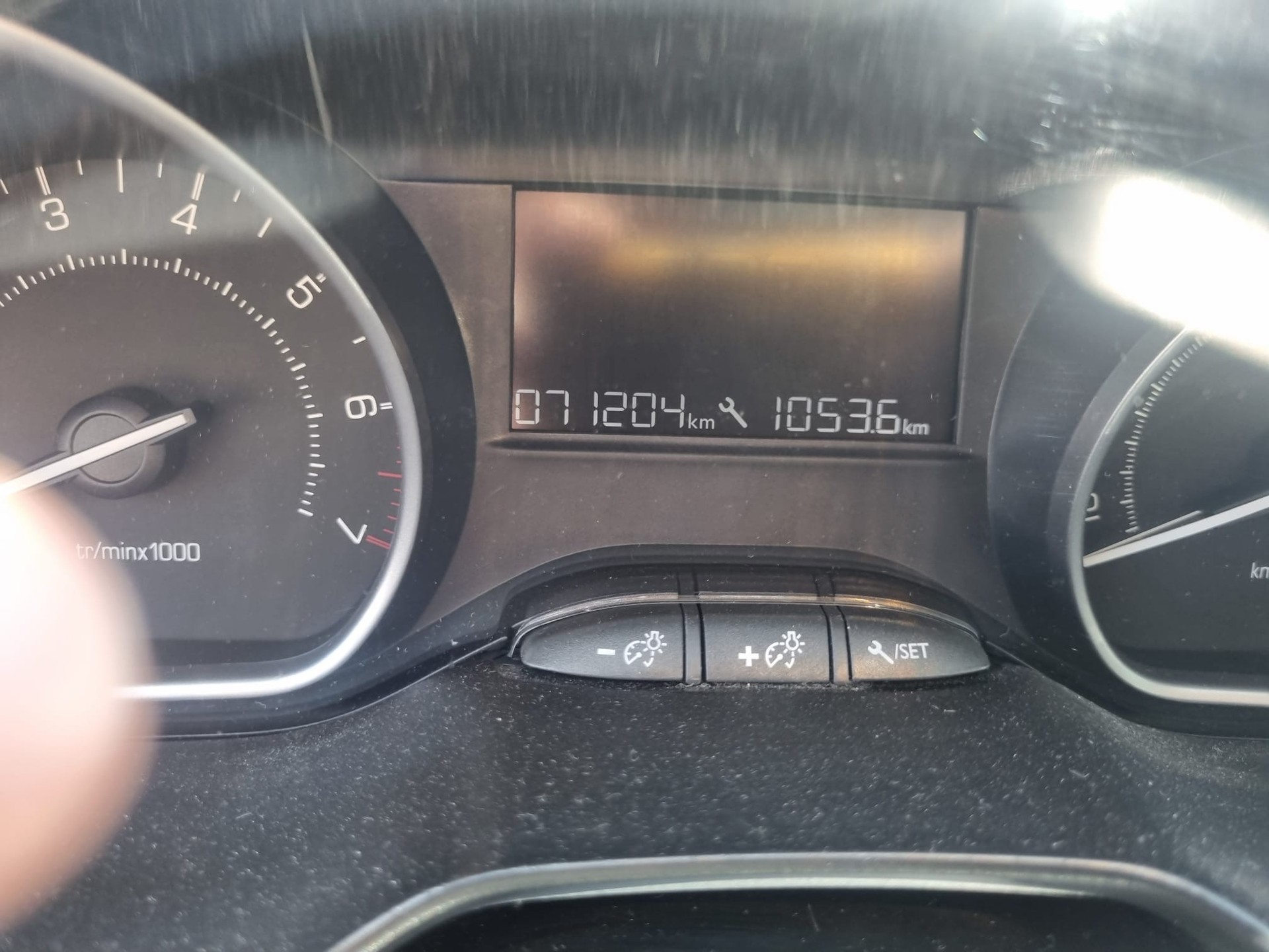 PEUGEOT 2008 1.2 PureTech Active-image-8