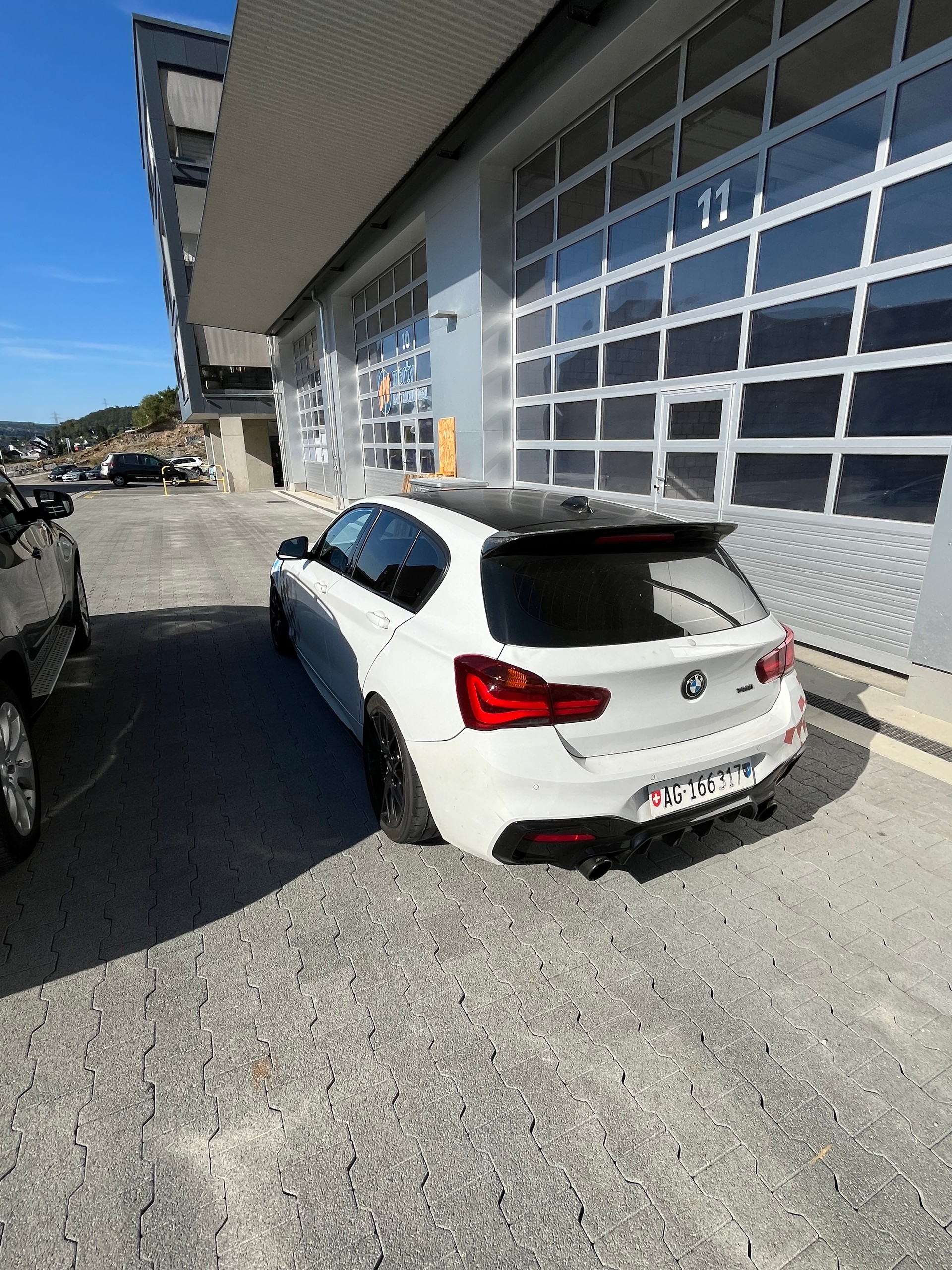 BMW M140i-image-1
