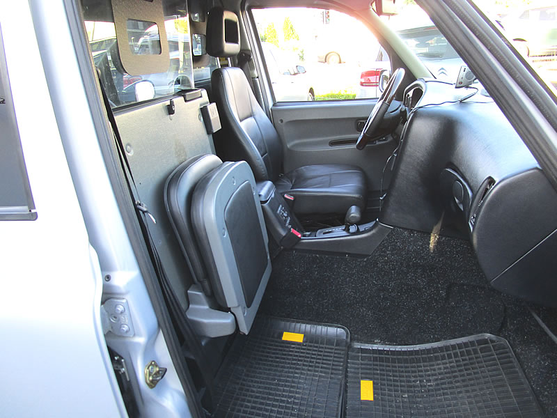 LTI Taxi (TX4)-image-12