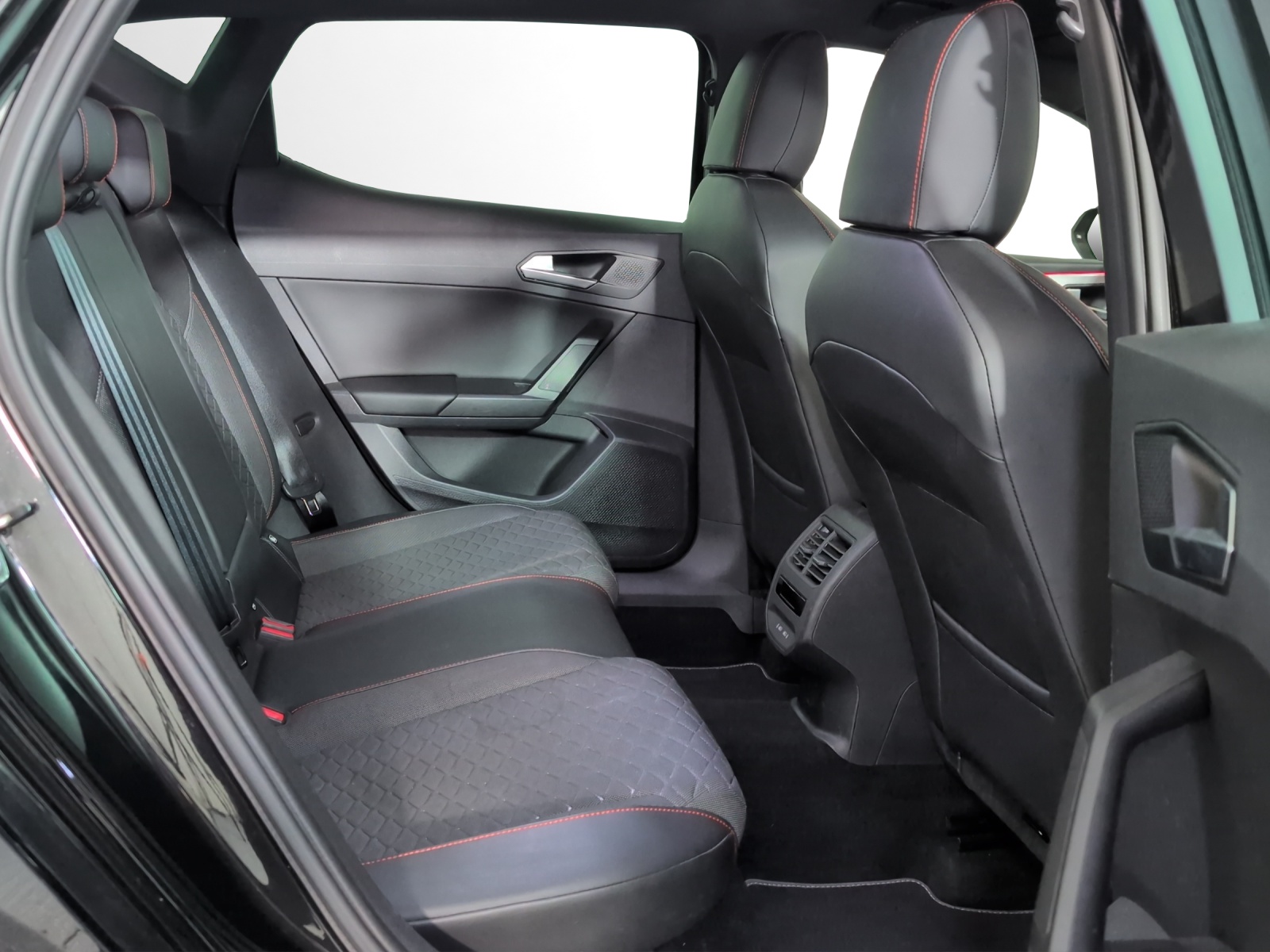 SEAT Leon 1.5 eTSI mHEV DSG Hola FR-image-8