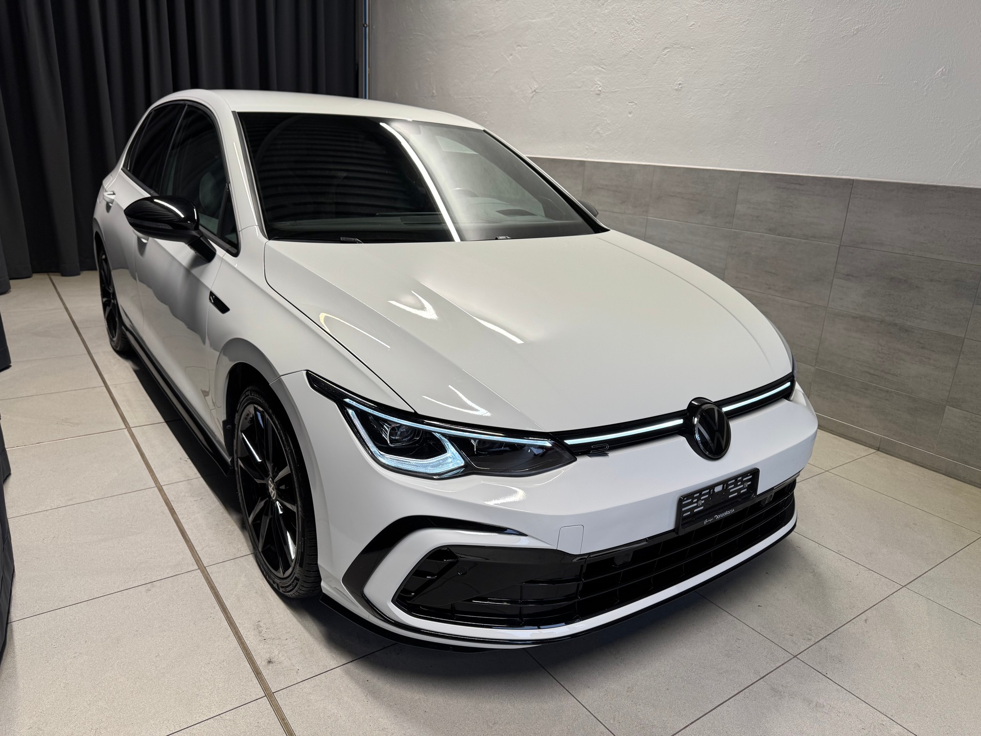 VW Golf 1.5 eTSI mHEV ACT R-Line 75 Edition DSG (15)-image-0