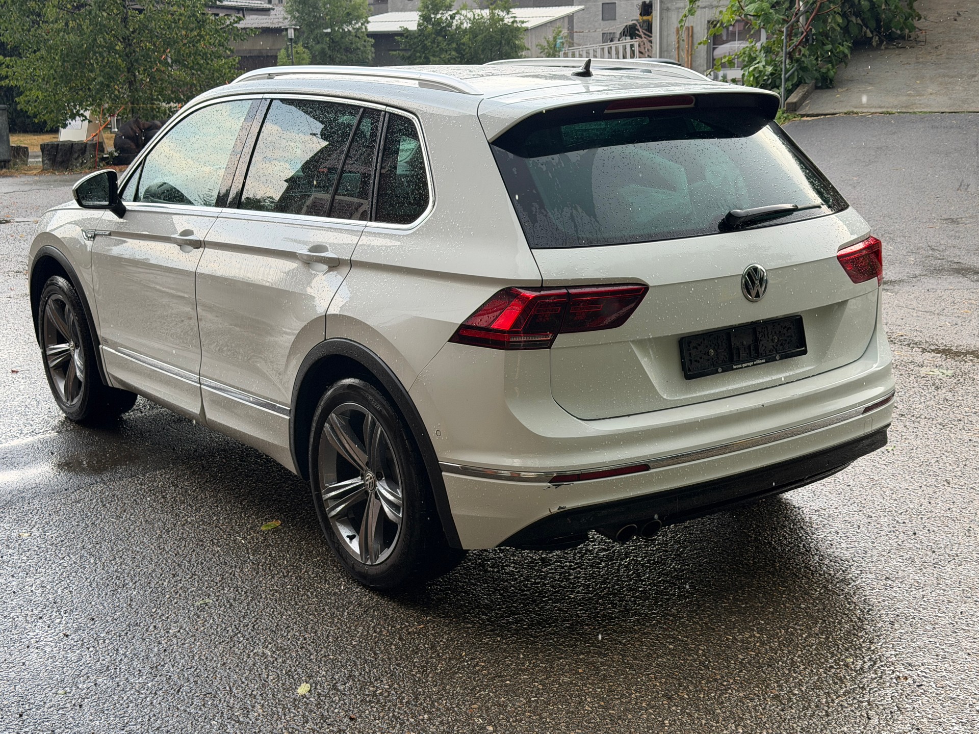 VW Tiguan 2.0TSI Highline 4Motion DSG R line-image-5