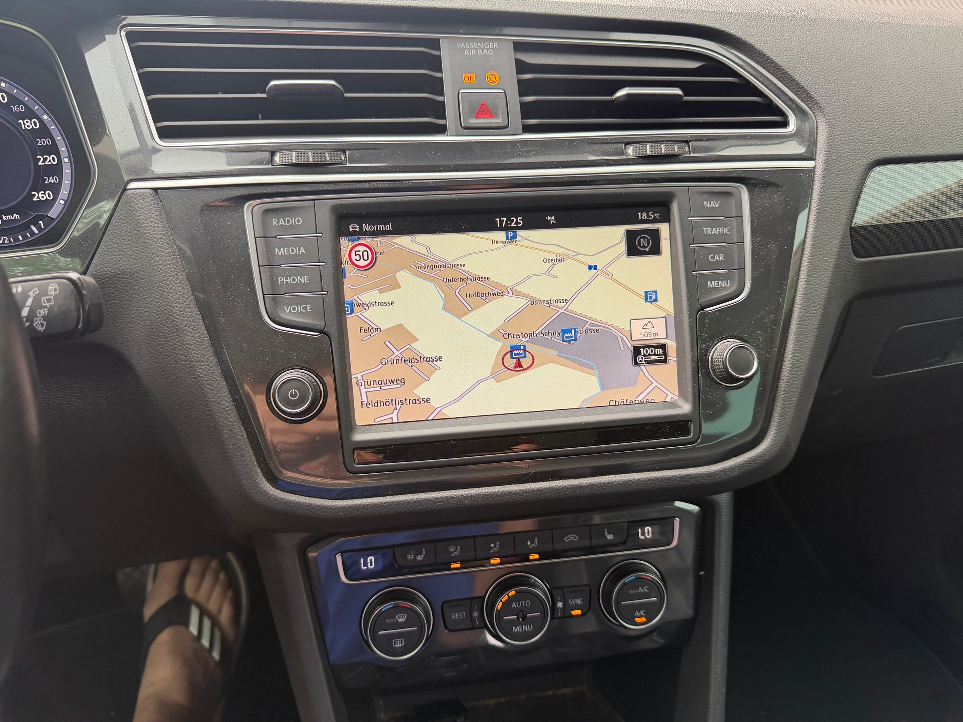 VW Tiguan 2.0TSI Highline 4Motion DSG R line-image-9