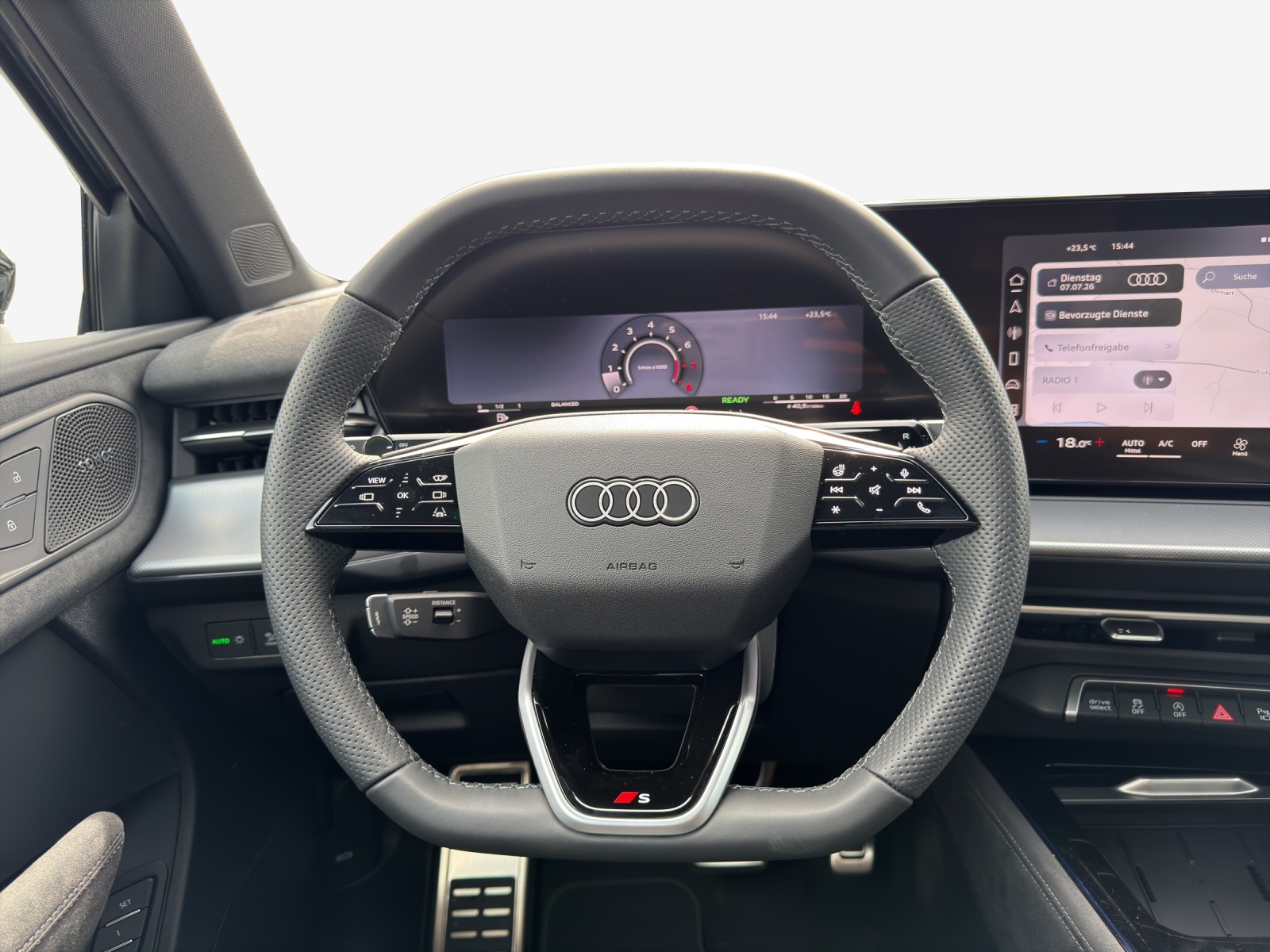 AUDI Q3 Sportback TFSI quattro 195 kW S tronic-image-9