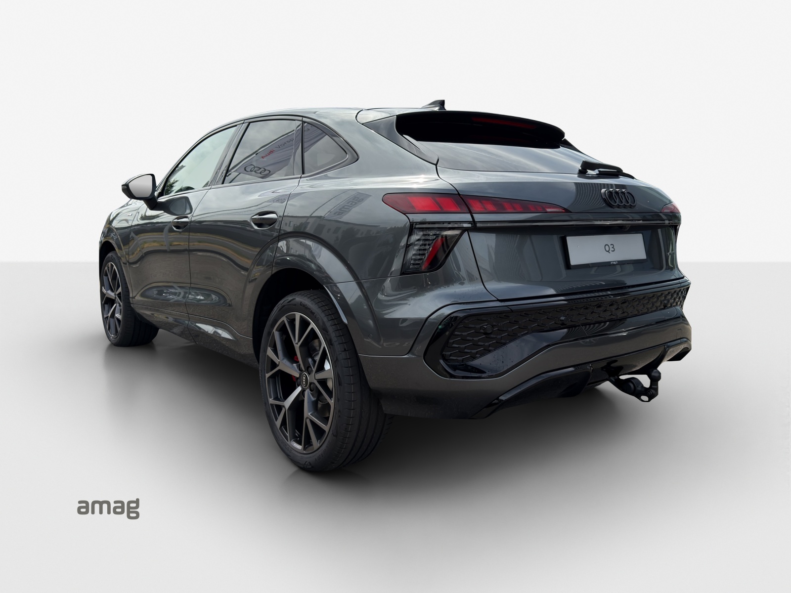 AUDI Q3 Sportback TFSI quattro 195 kW S tronic-image-14