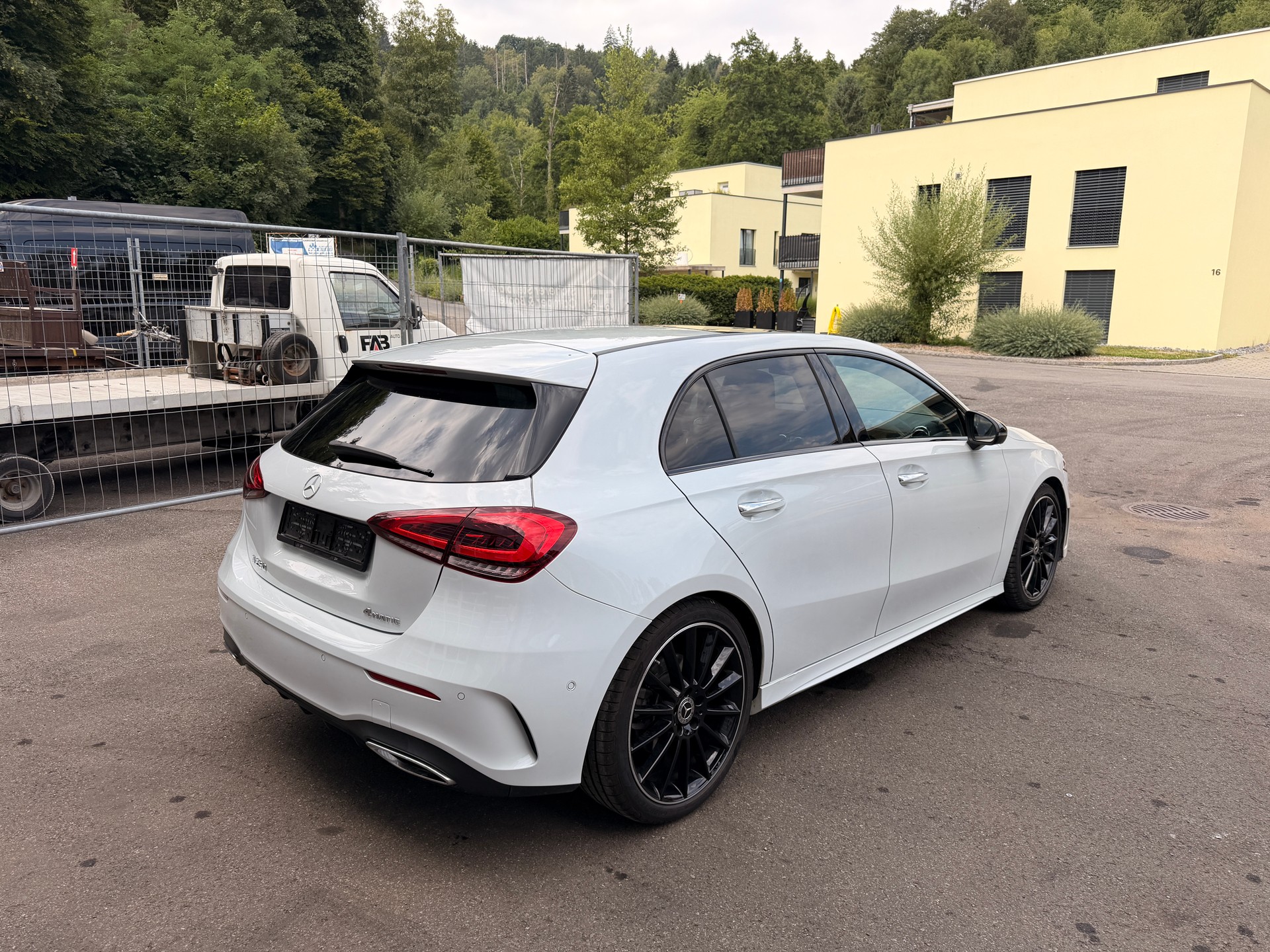 MERCEDES-BENZ A 250 4Matic AMG Line 4Matic 7G-DCT-image-3