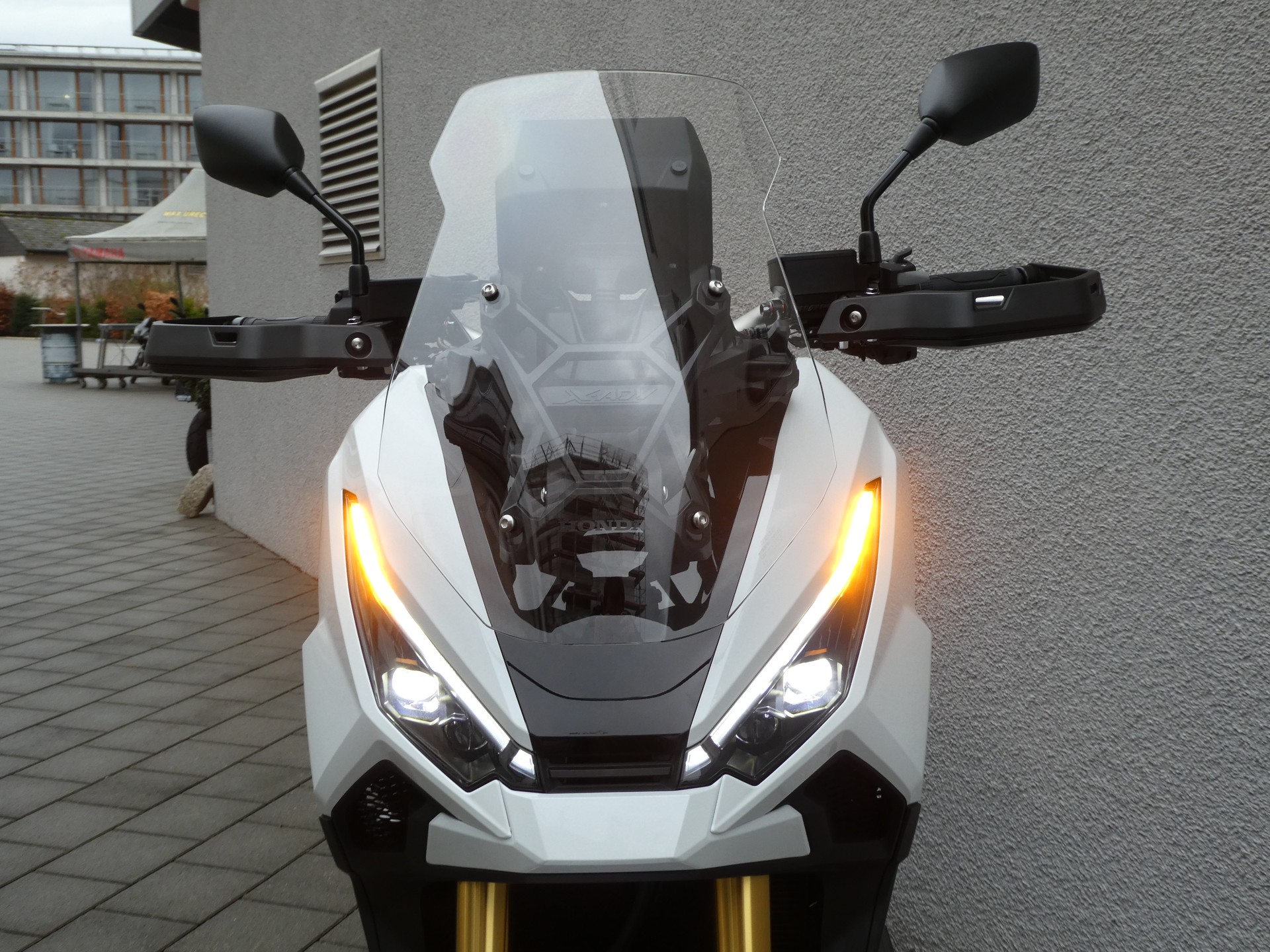 HONDA X-ADV 750-showroom-element-3