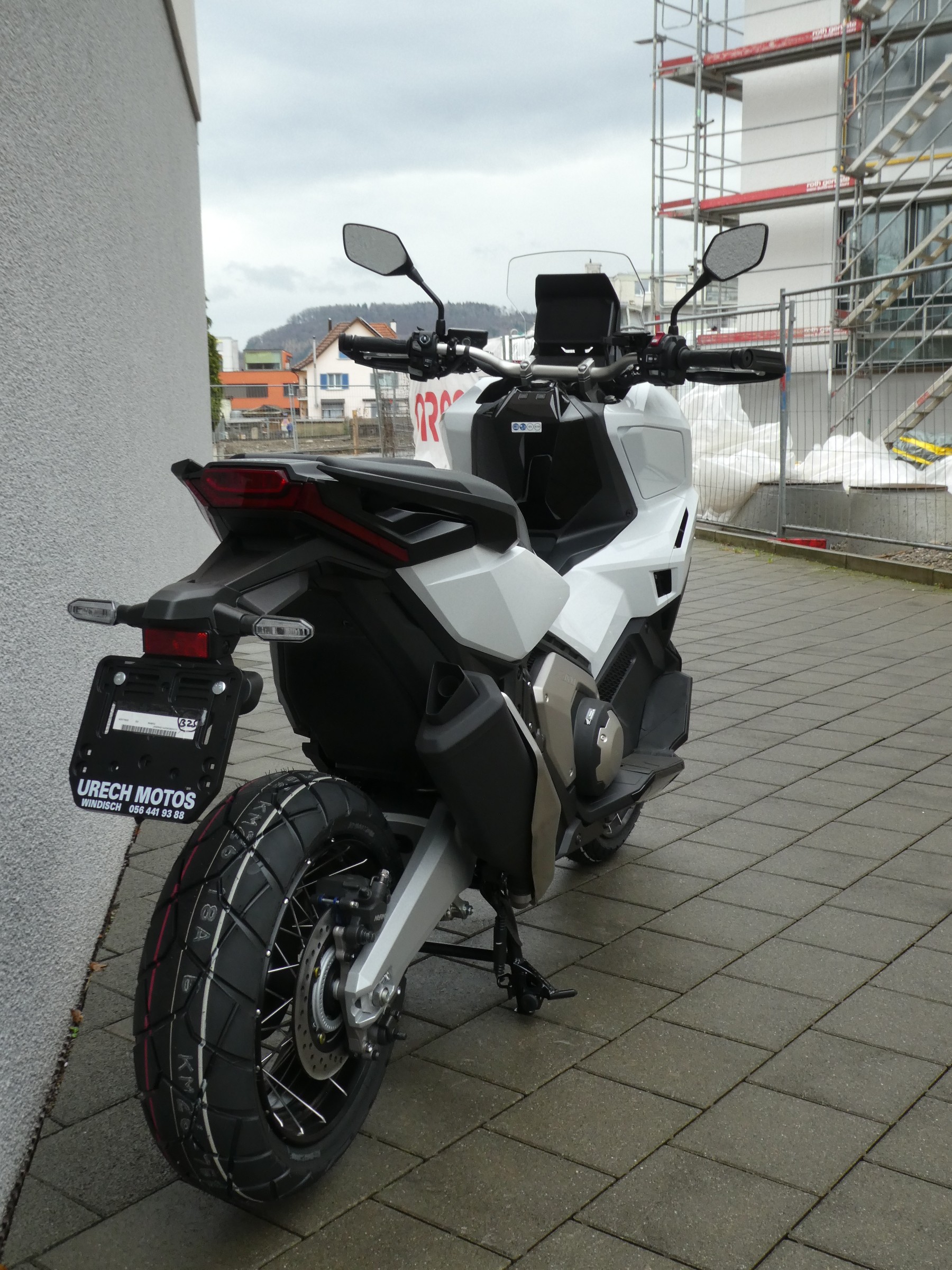 HONDA X-ADV 750-showroom-element-2