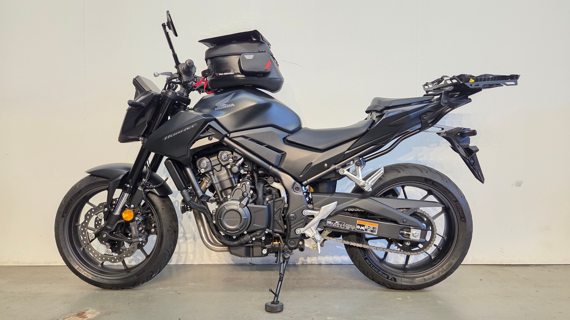 HONDA CB 500 Hornet-showroom-element-1
