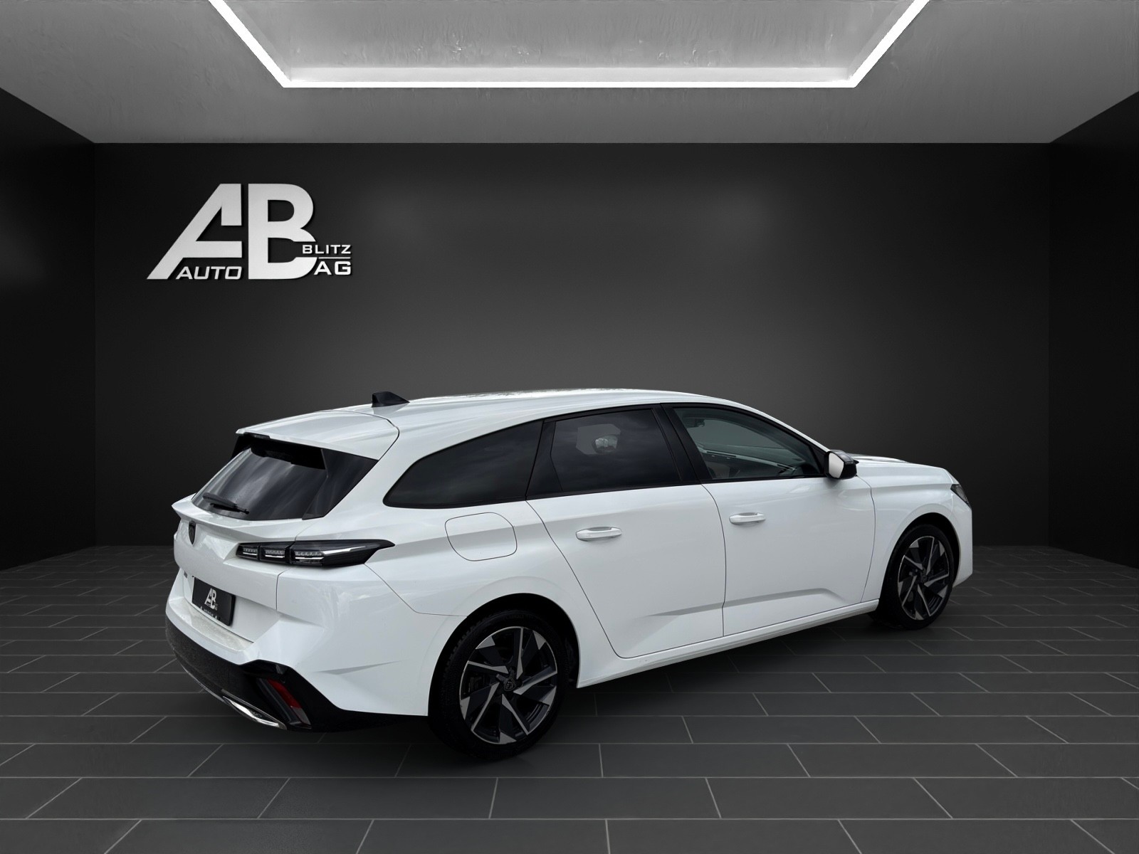PEUGEOT 308 SW 1.5 BlueHDI Allure Pack EAT8-image-4