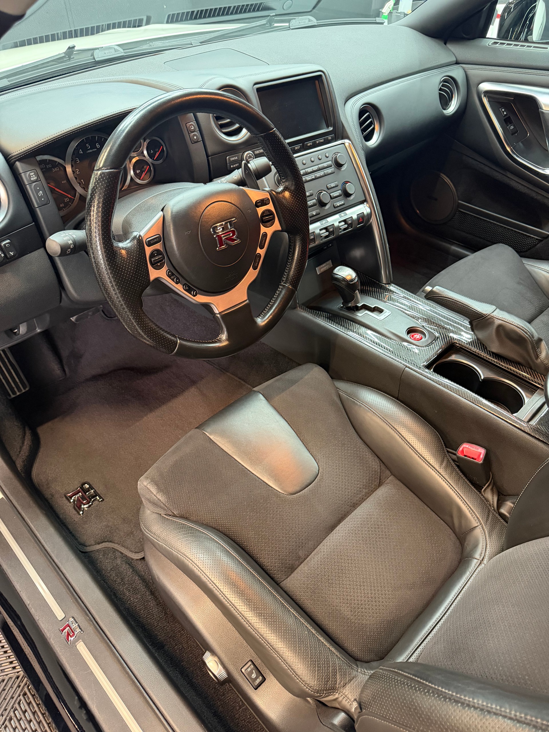 NISSAN GT-R 3.8 V6 Biturbo-image-6