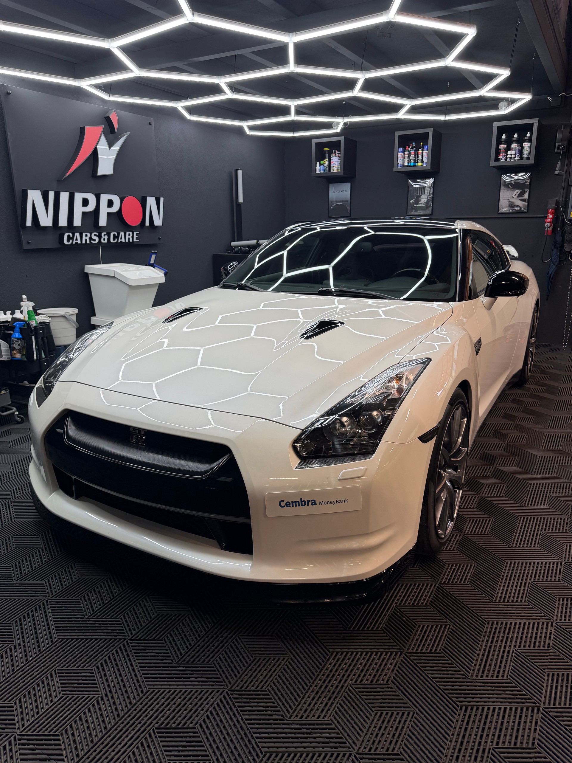 NISSAN GT-R 3.8 V6 Biturbo-showroom-element-1